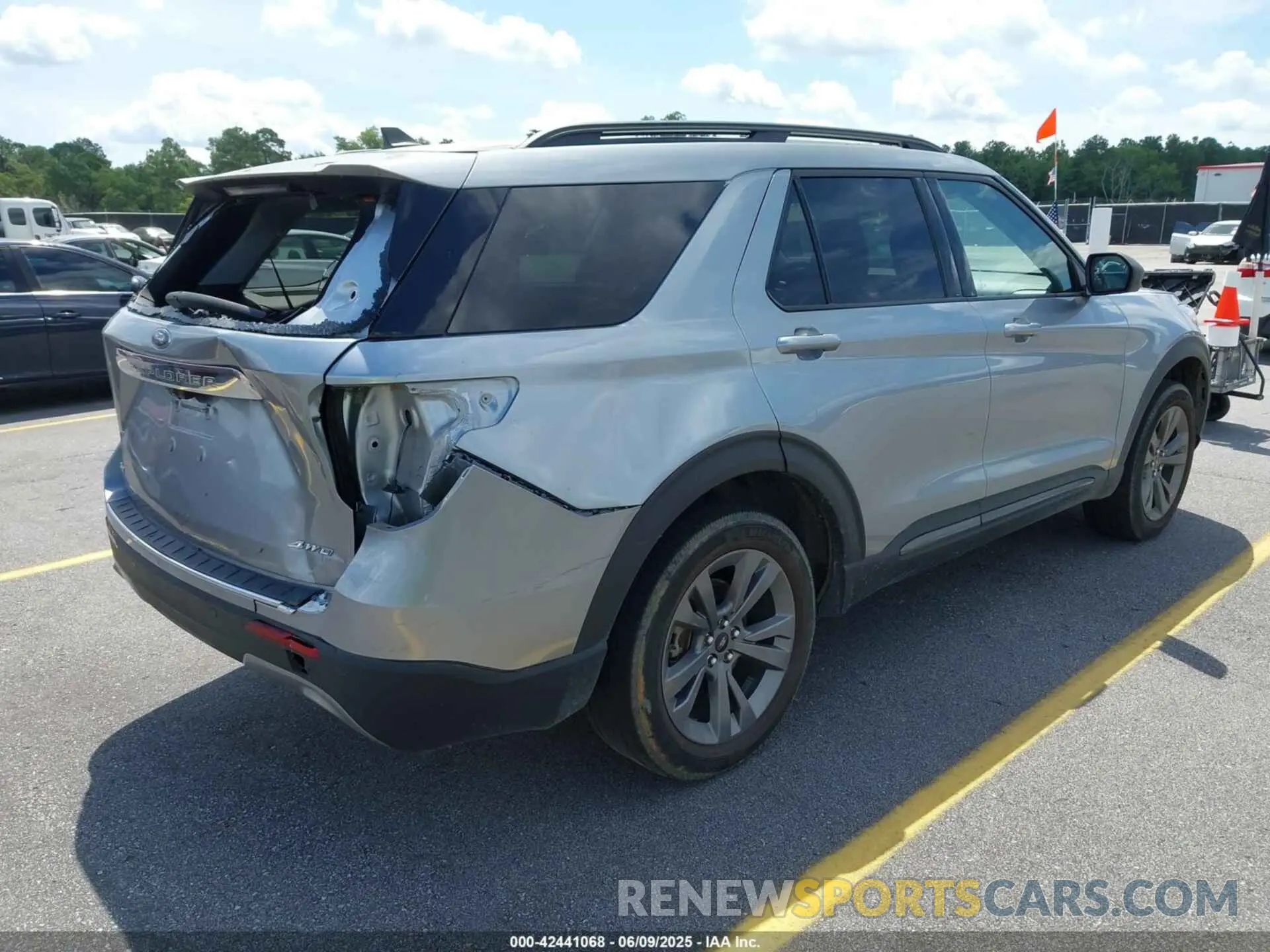 4 Photograph of a damaged car 1FMSK8DH6MGC13061 FORD EXPLORER 2021