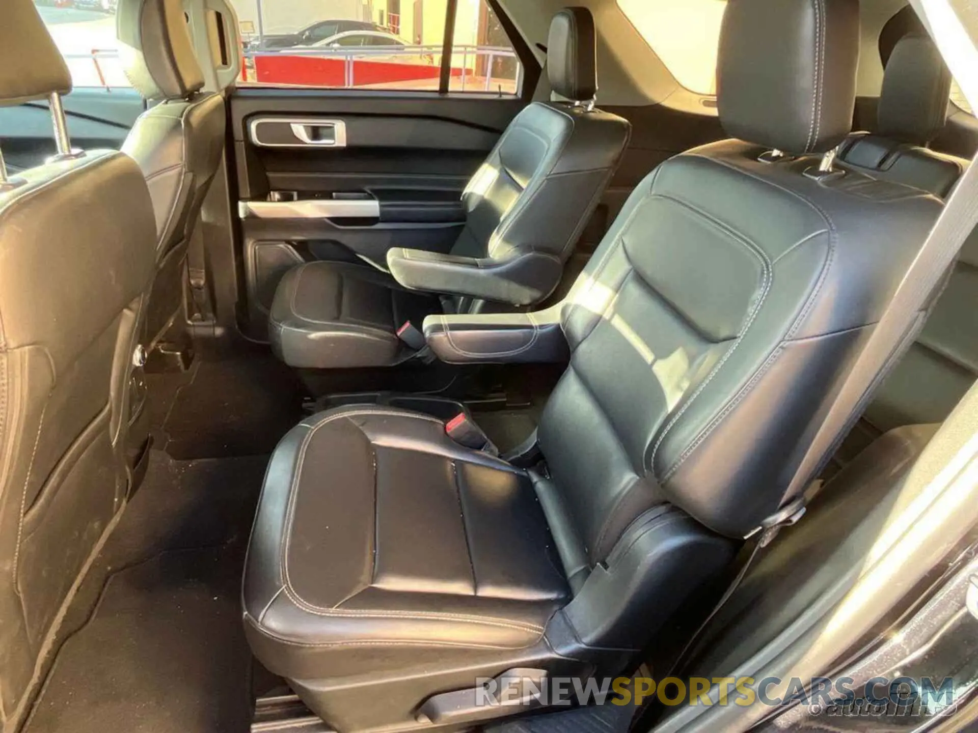 6 Фотография поврежденного автомобиля 1FMSK8DH7MGB46650 FORD EXPLORER 2021