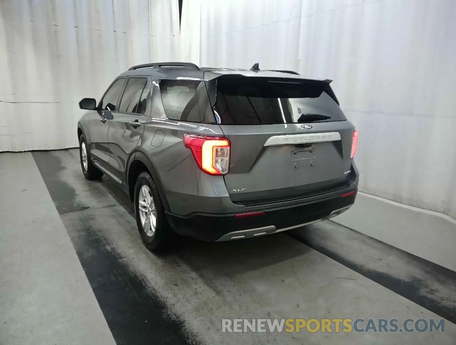 17 Photograph of a damaged car 1FMSK8DH8MGA65740 FORD EXPLORER 2021