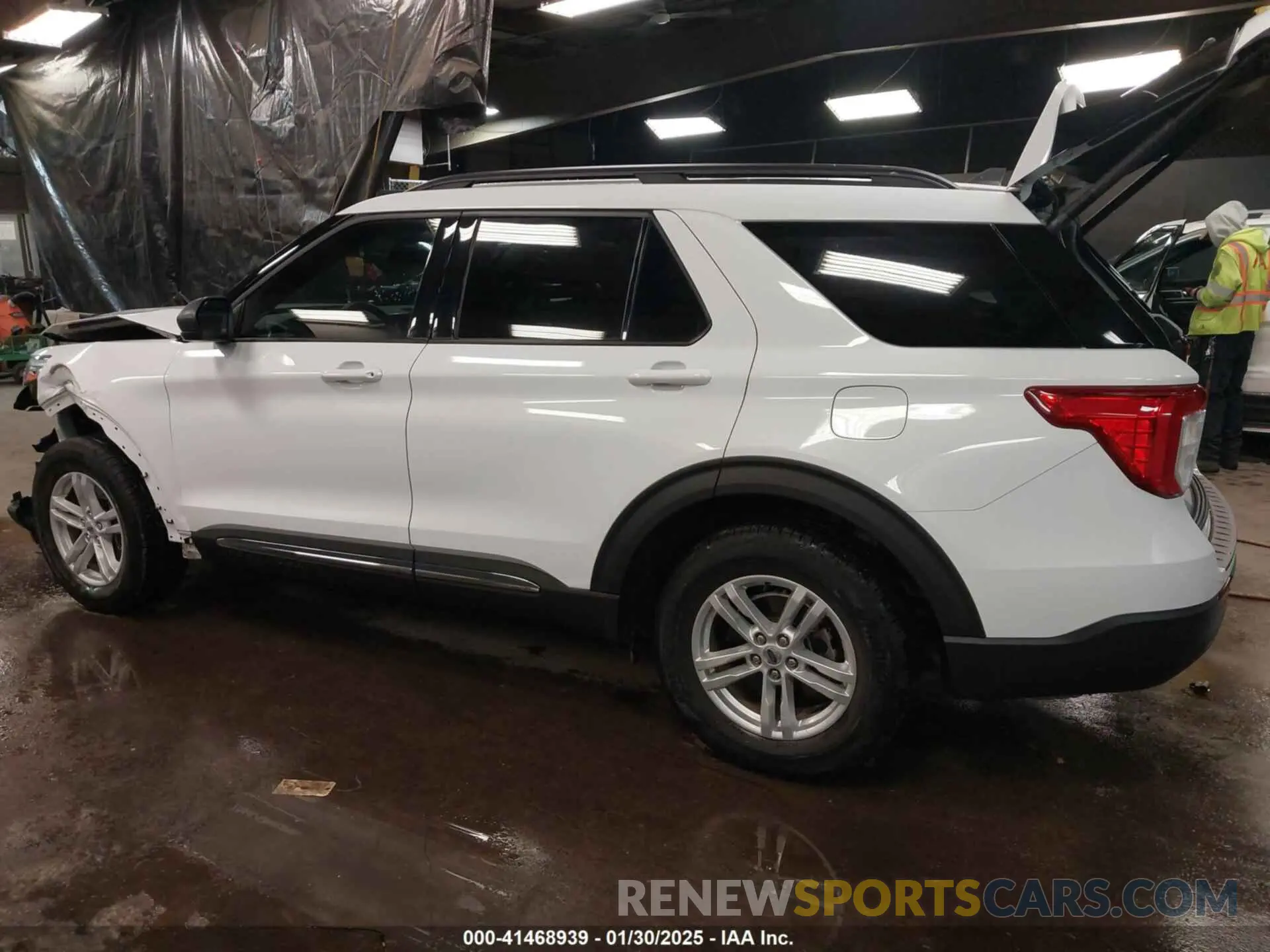 3 Фотография поврежденного автомобиля 1FMSK8DH8MGB85697 FORD EXPLORER 2021