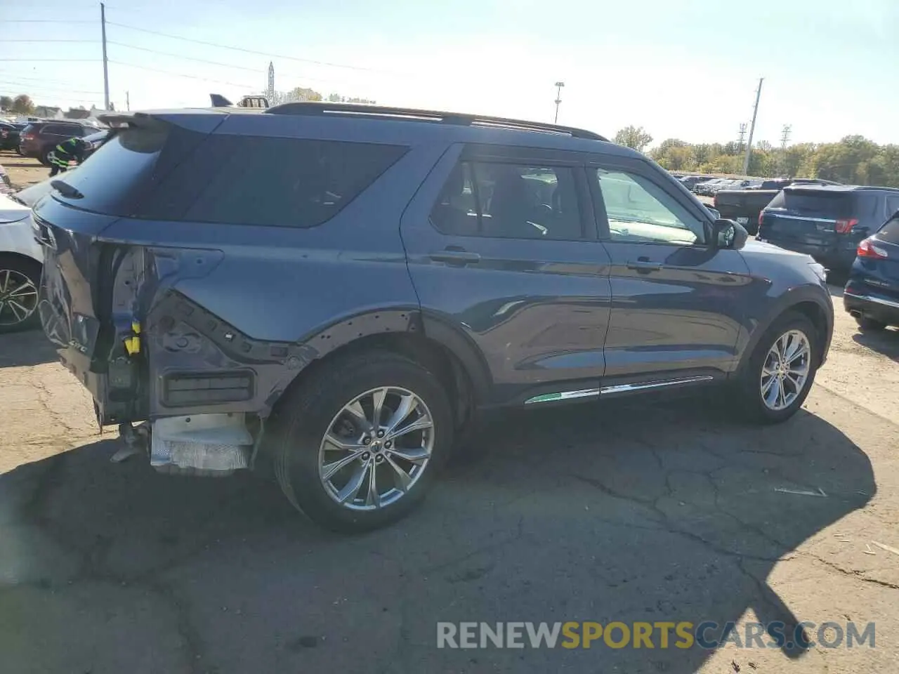 3 Фотография поврежденного автомобиля 1FMSK8DH9MGA94051 FORD EXPLORER 2021