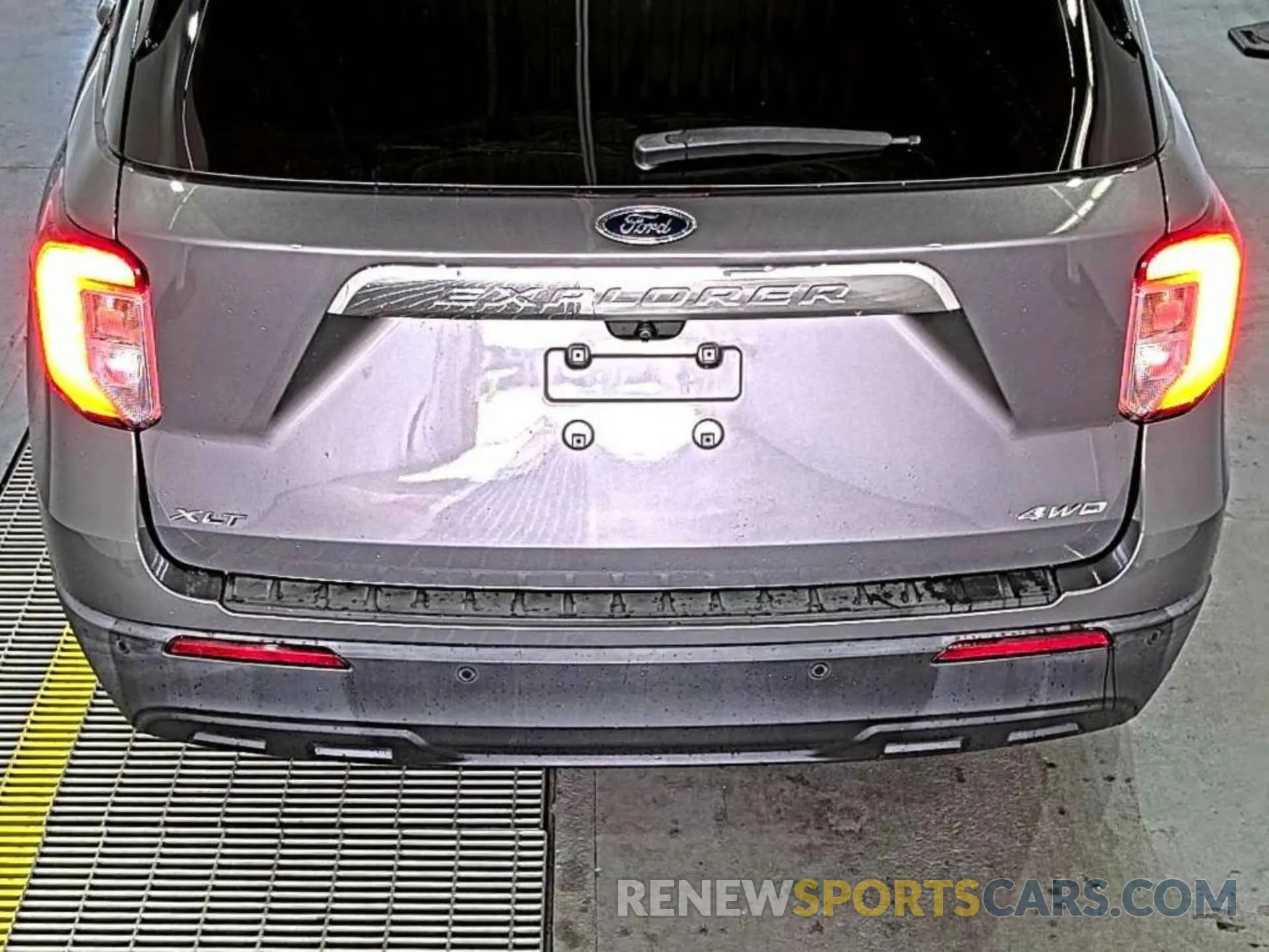 8 Фотография поврежденного автомобиля 1FMSK8DH9MGB05484 FORD EXPLORER 2021