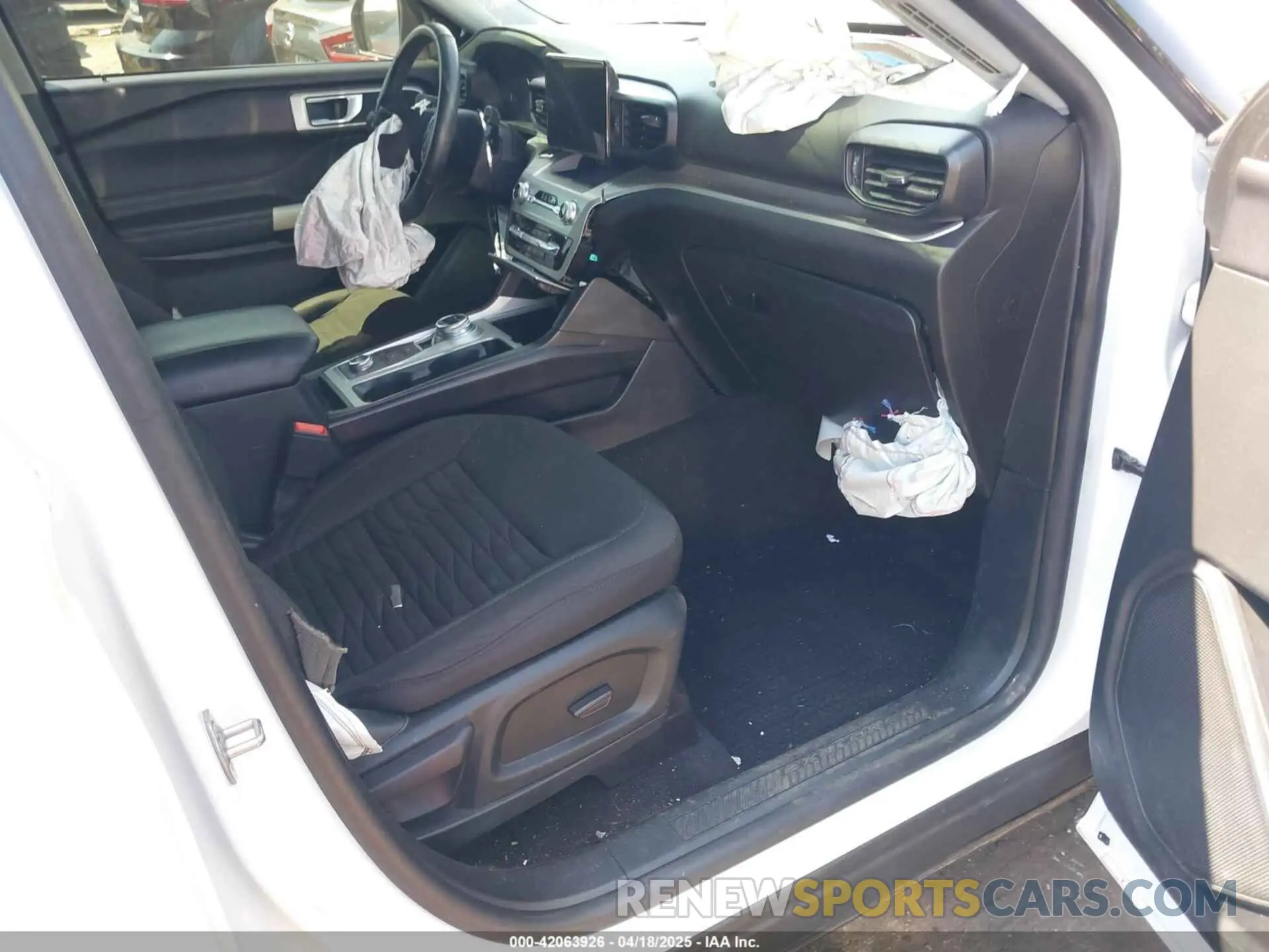 5 Фотография поврежденного автомобиля 1FMSK8DH9MGB75390 FORD EXPLORER 2021