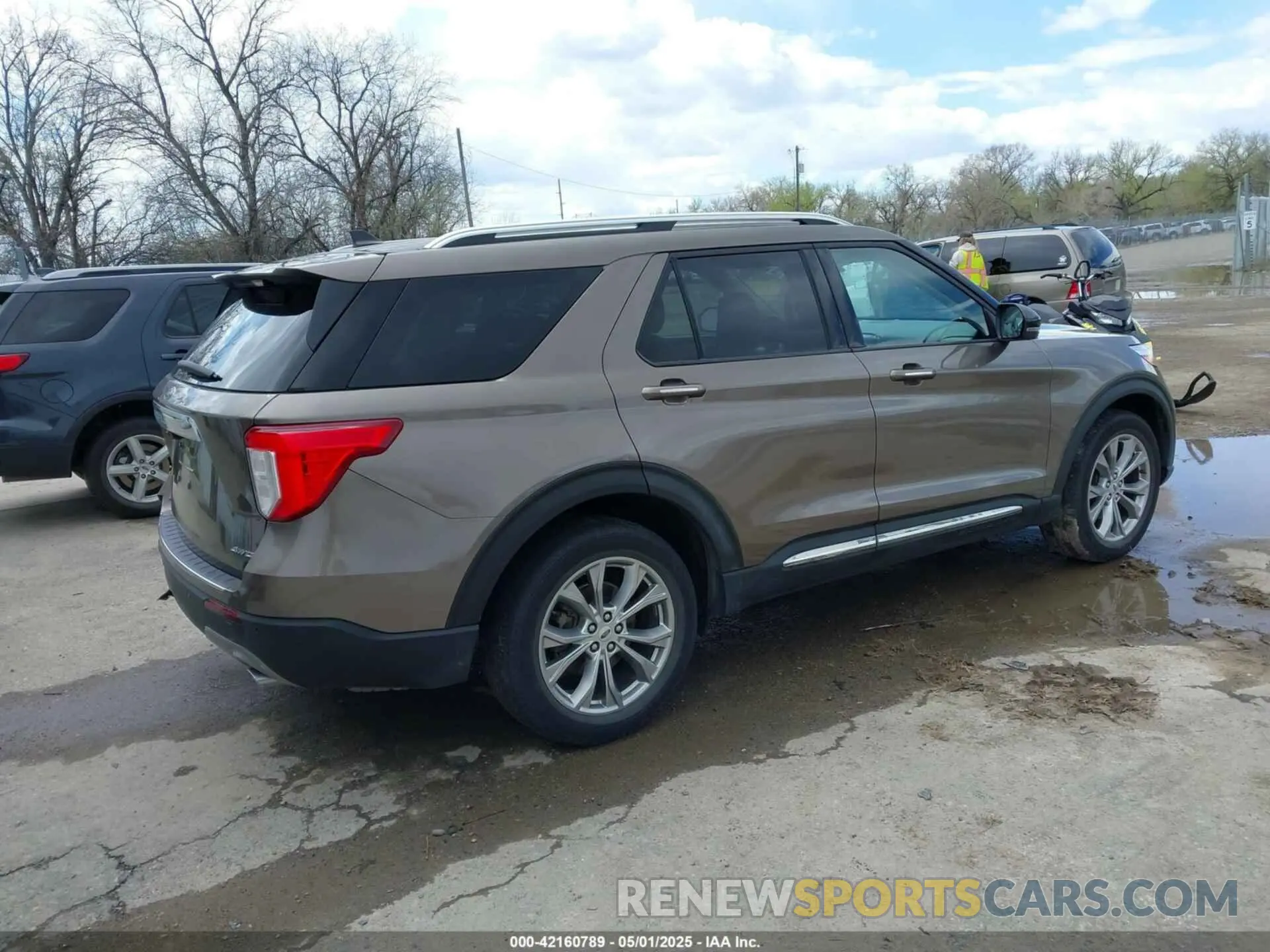 4 Photograph of a damaged car 1FMSK8FH4MGB72622 FORD EXPLORER 2021