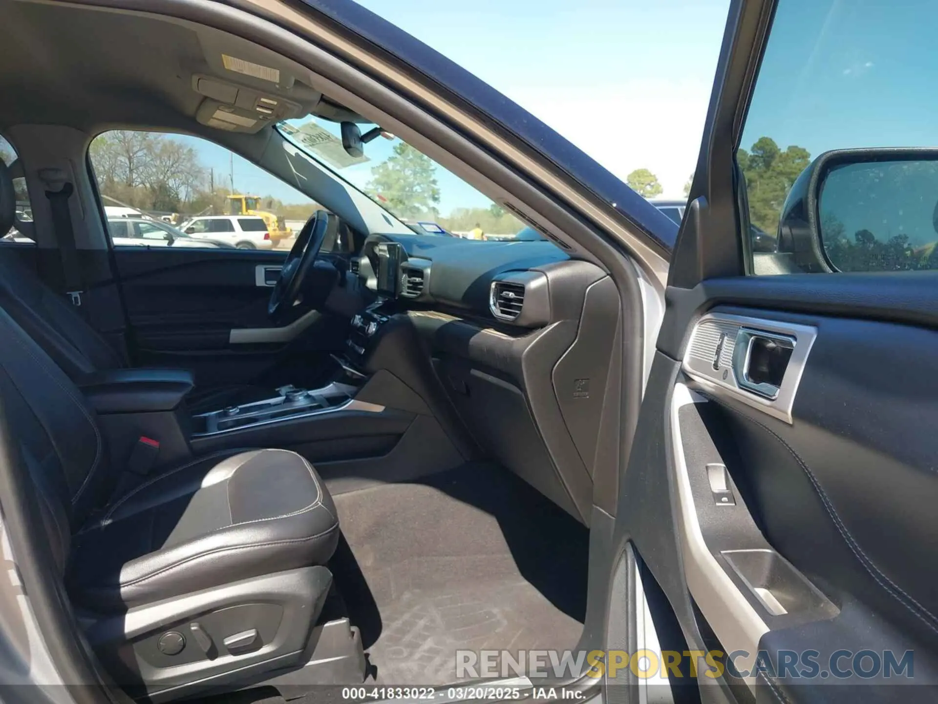 5 Photograph of a damaged car 1FMSK8FHXMGA88644 FORD EXPLORER 2021