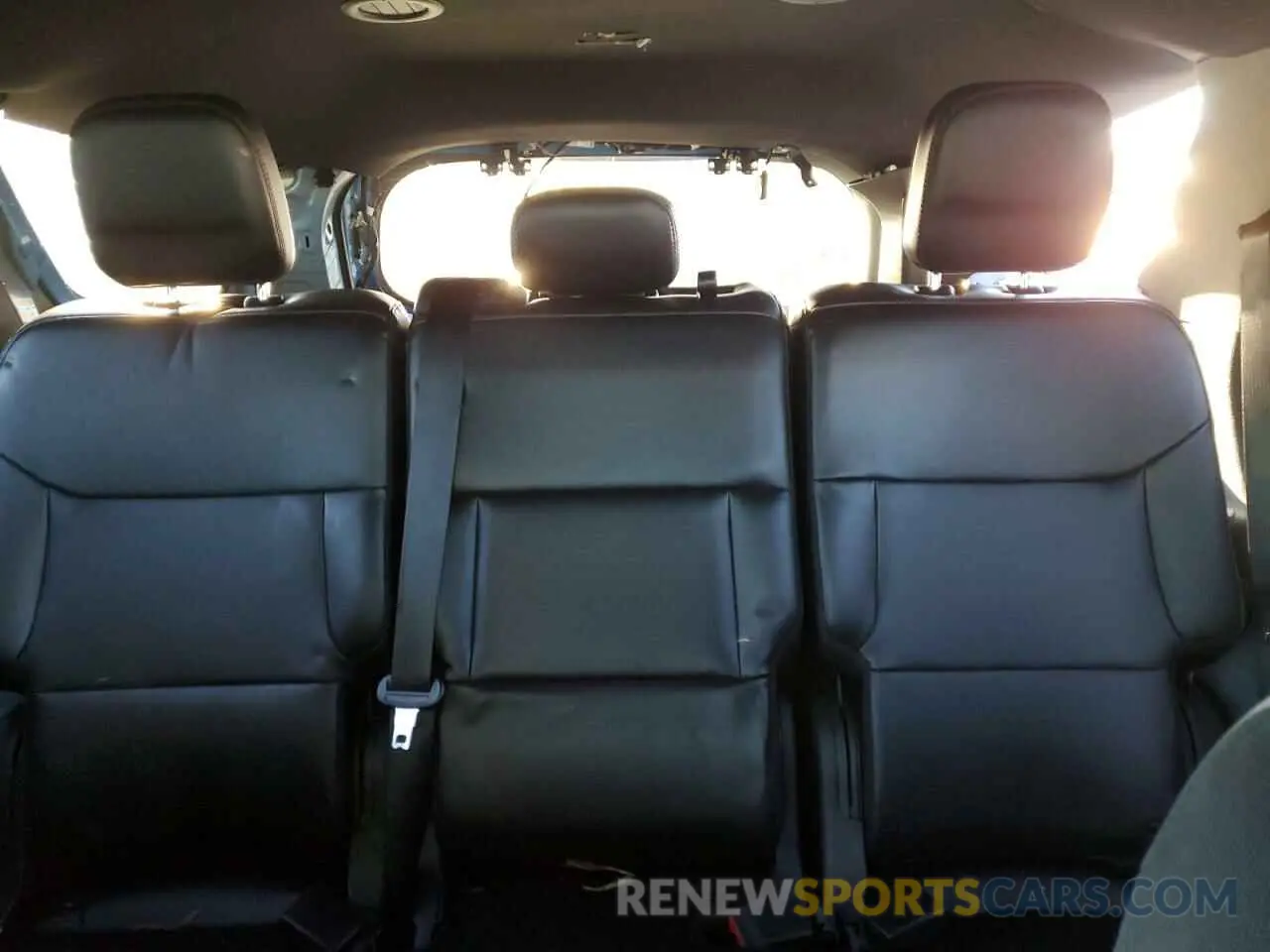 10 Фотография поврежденного автомобиля 1FM5K8AB2NGB77156 FORD EXPLORER 2022