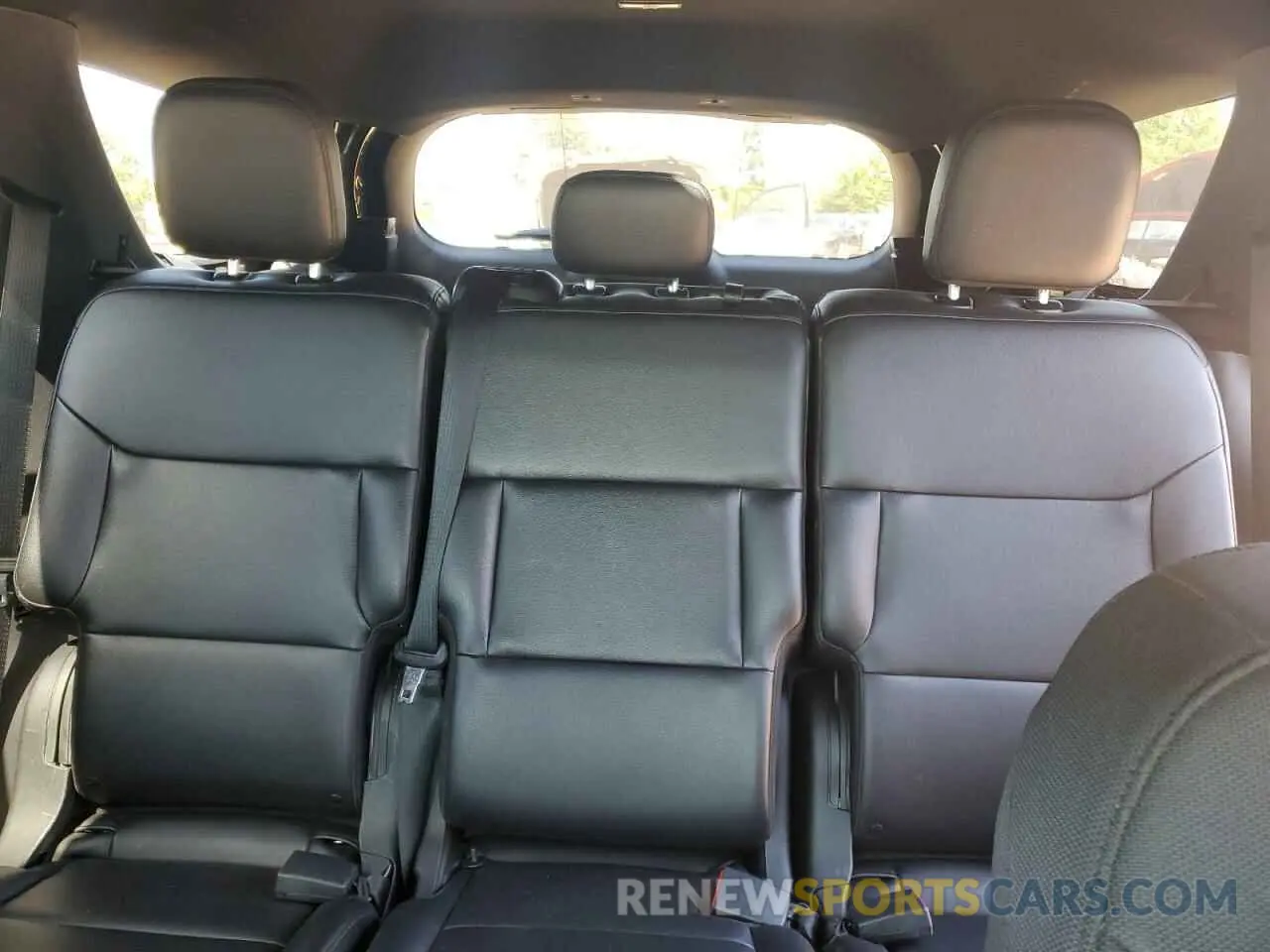 10 Фотография поврежденного автомобиля 1FM5K8AB7NGA41606 FORD EXPLORER 2022