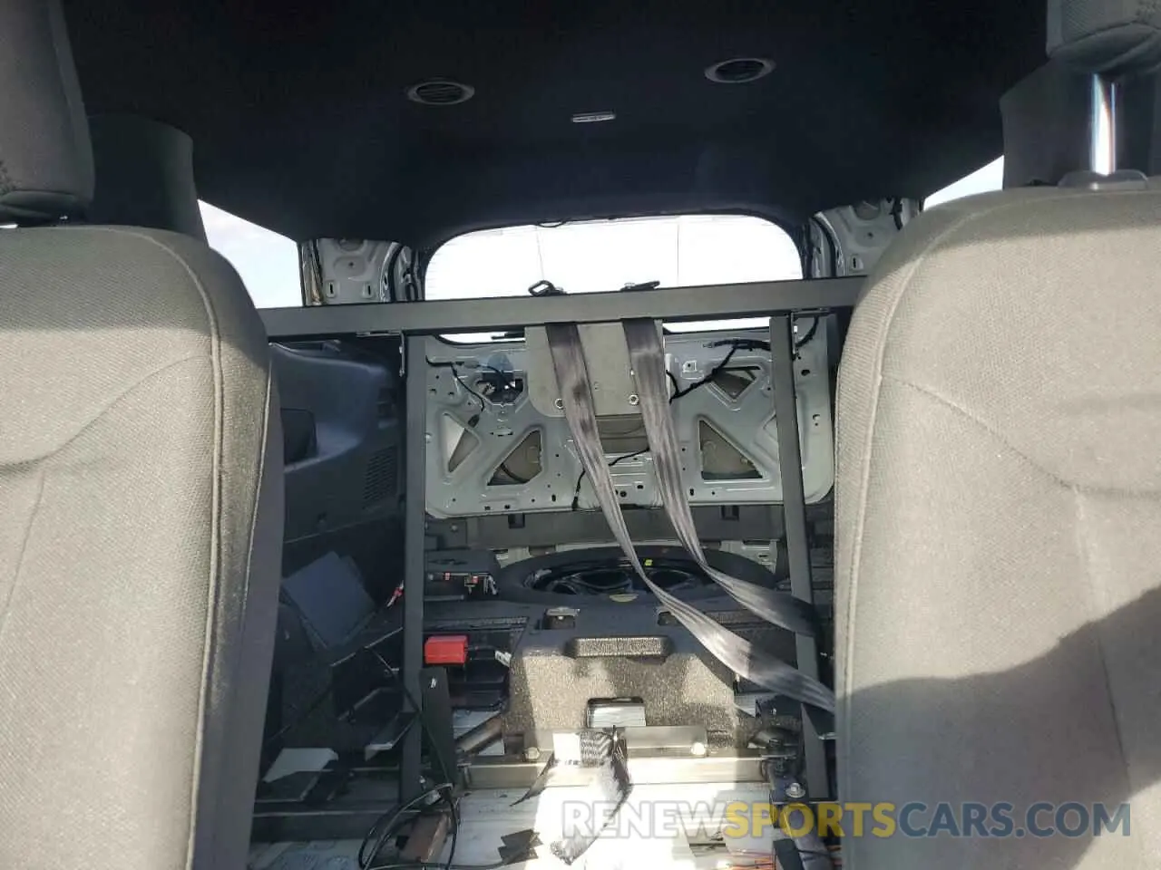 10 Photograph of a damaged car 1FM5K8ABXNGB71556 FORD EXPLORER 2022