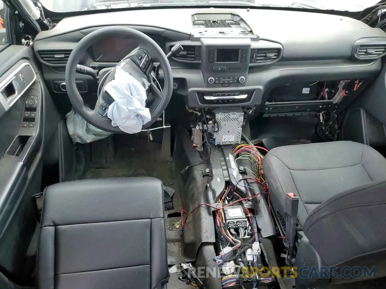 8 Photograph of a damaged car 1FM5K8ABXNGC43307 FORD EXPLORER 2022