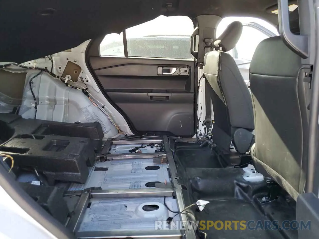 11 Photograph of a damaged car 1FM5K8AC5NGA51768 FORD EXPLORER 2022