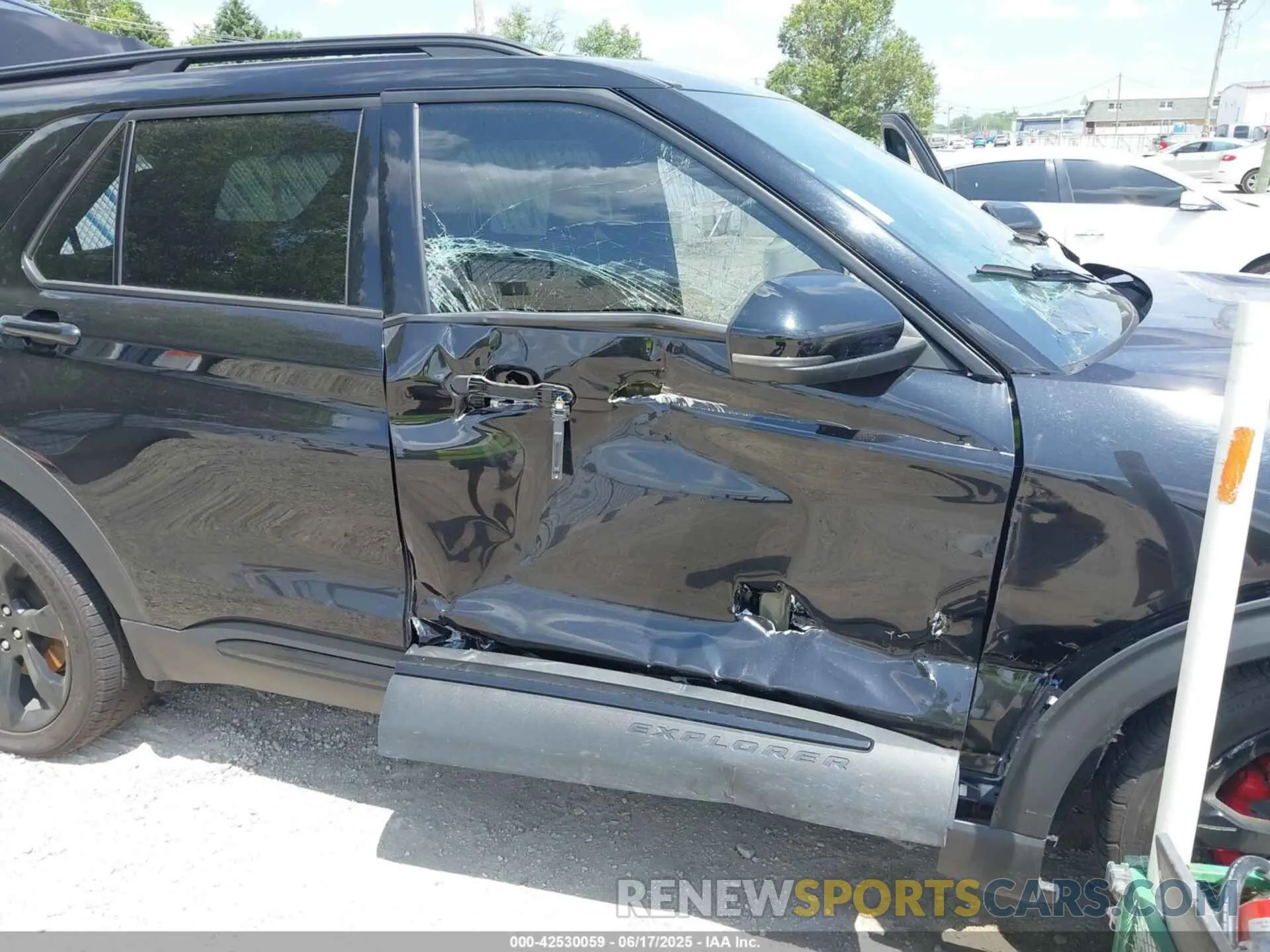 6 Photograph of a damaged car 1FM5K8GC2NGA60824 FORD EXPLORER 2022