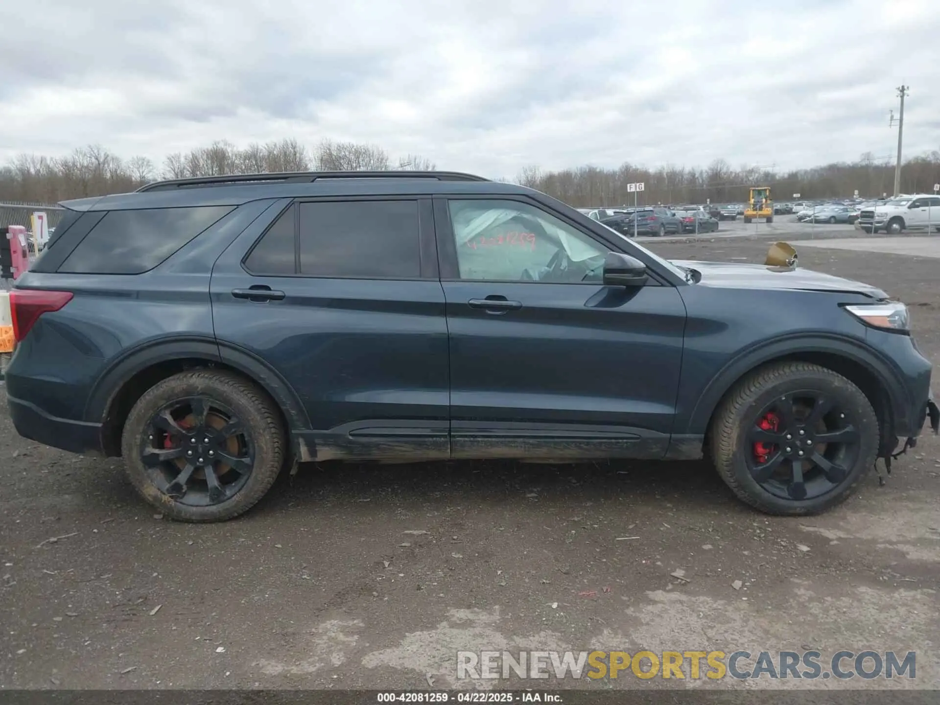 13 Photograph of a damaged car 1FM5K8GC2NGB82874 FORD EXPLORER 2022