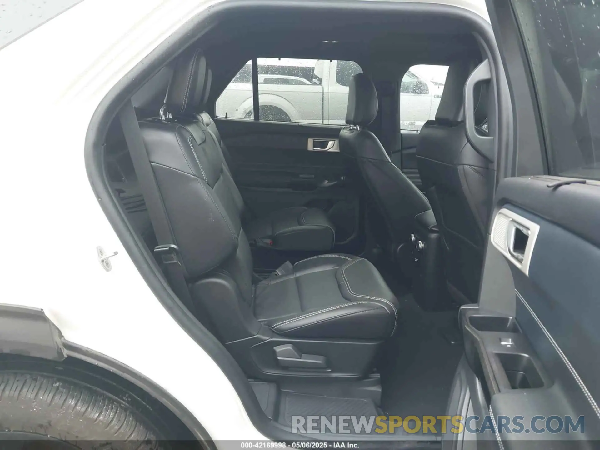 8 Фотография поврежденного автомобиля 1FM5K8GC8NGA21381 FORD EXPLORER 2022