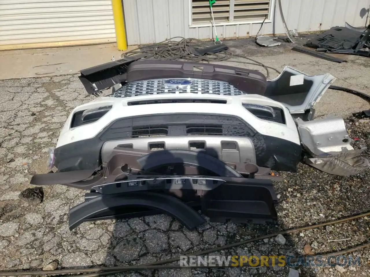 13 Photograph of a damaged car 1FM5K8HC0NGB09775 FORD EXPLORER 2022