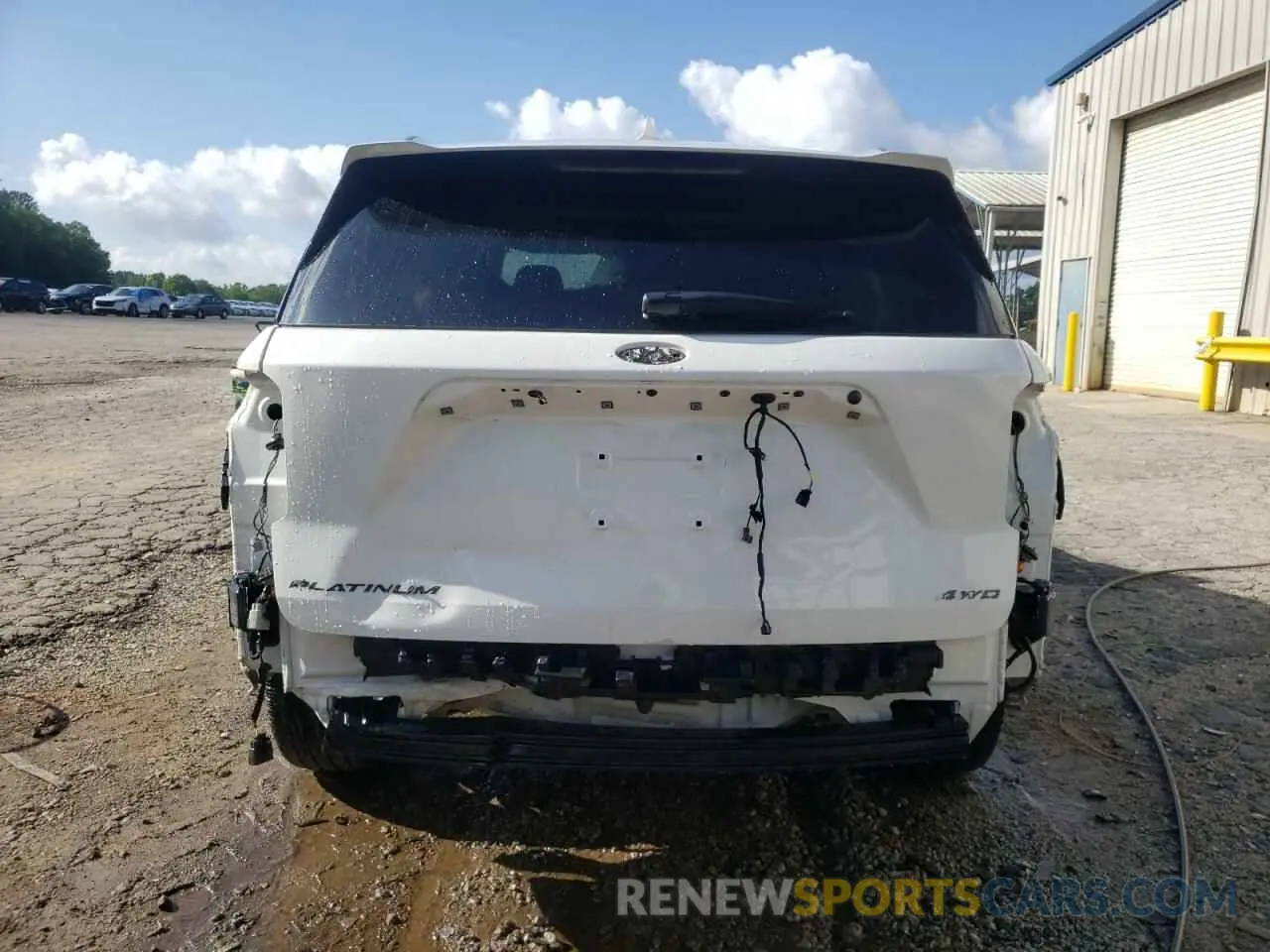 6 Photograph of a damaged car 1FM5K8HC0NGB09775 FORD EXPLORER 2022