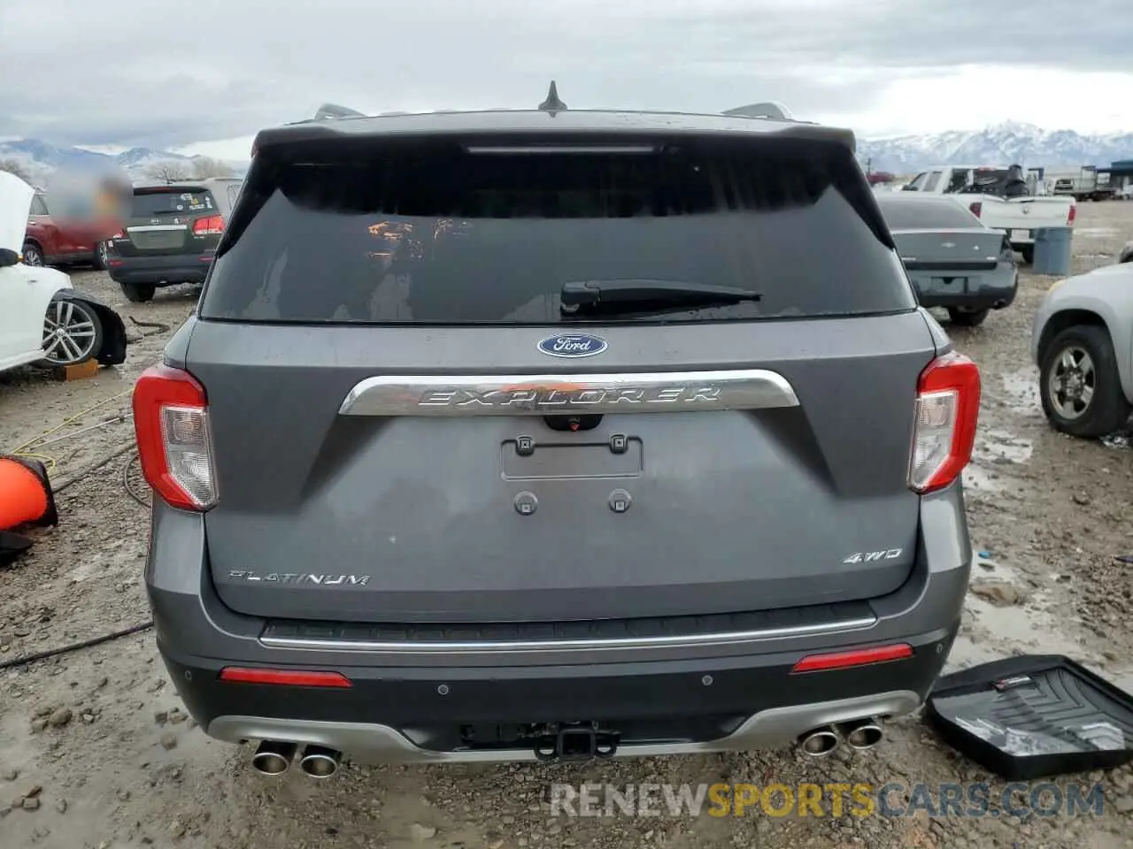 6 Photograph of a damaged car 1FM5K8HC2NGA81834 FORD EXPLORER 2022
