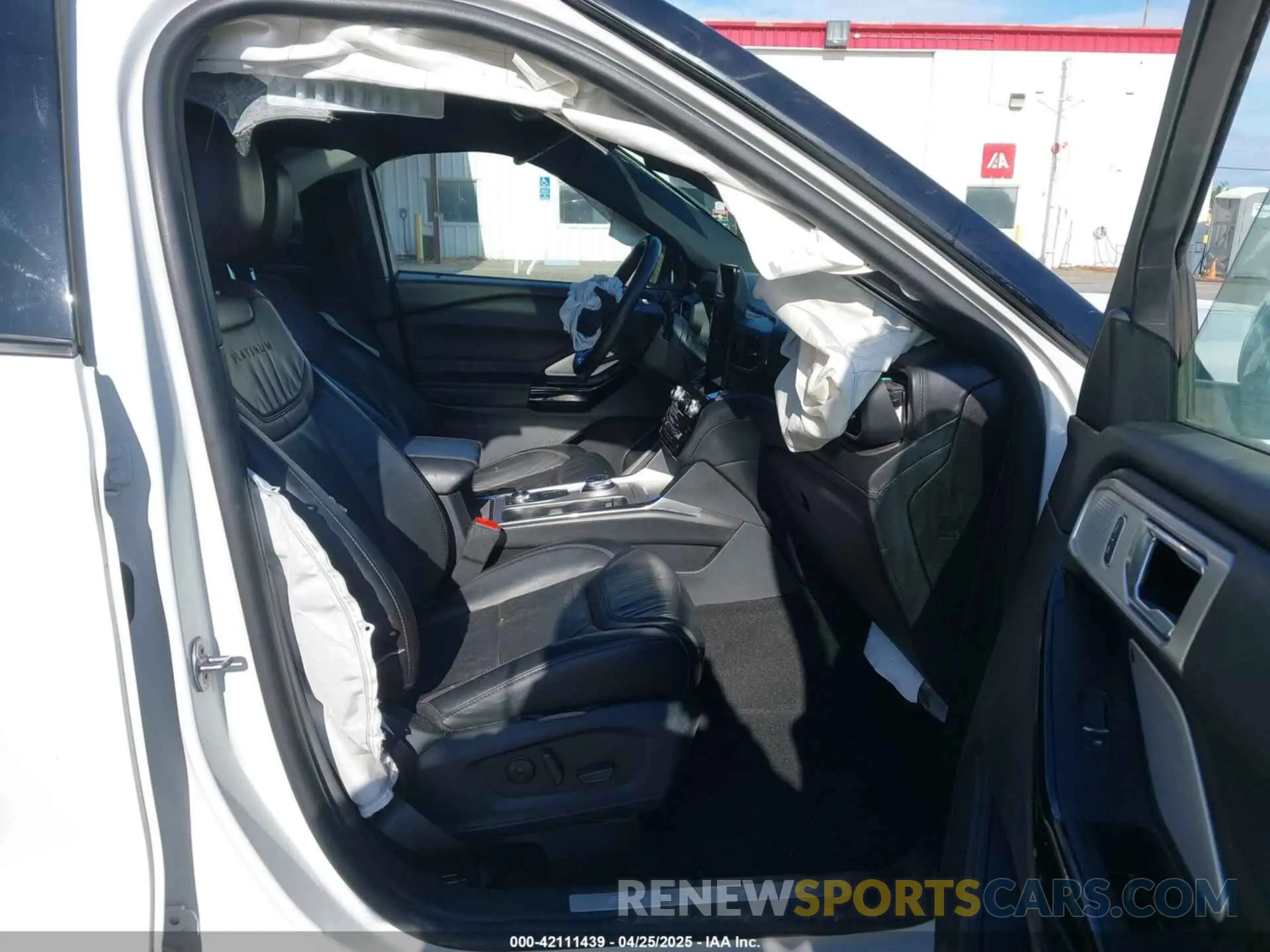5 Photograph of a damaged car 1FM5K8HC8NGA37532 FORD EXPLORER 2022