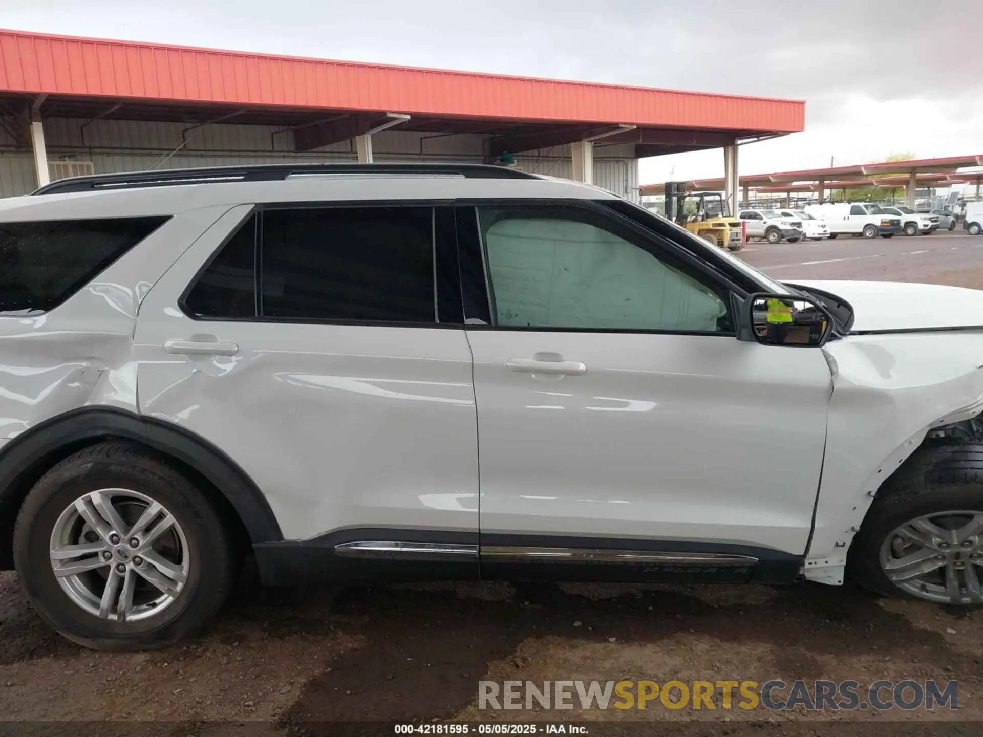 13 Photograph of a damaged car 1FMSK7DH0NGB25926 FORD EXPLORER 2022