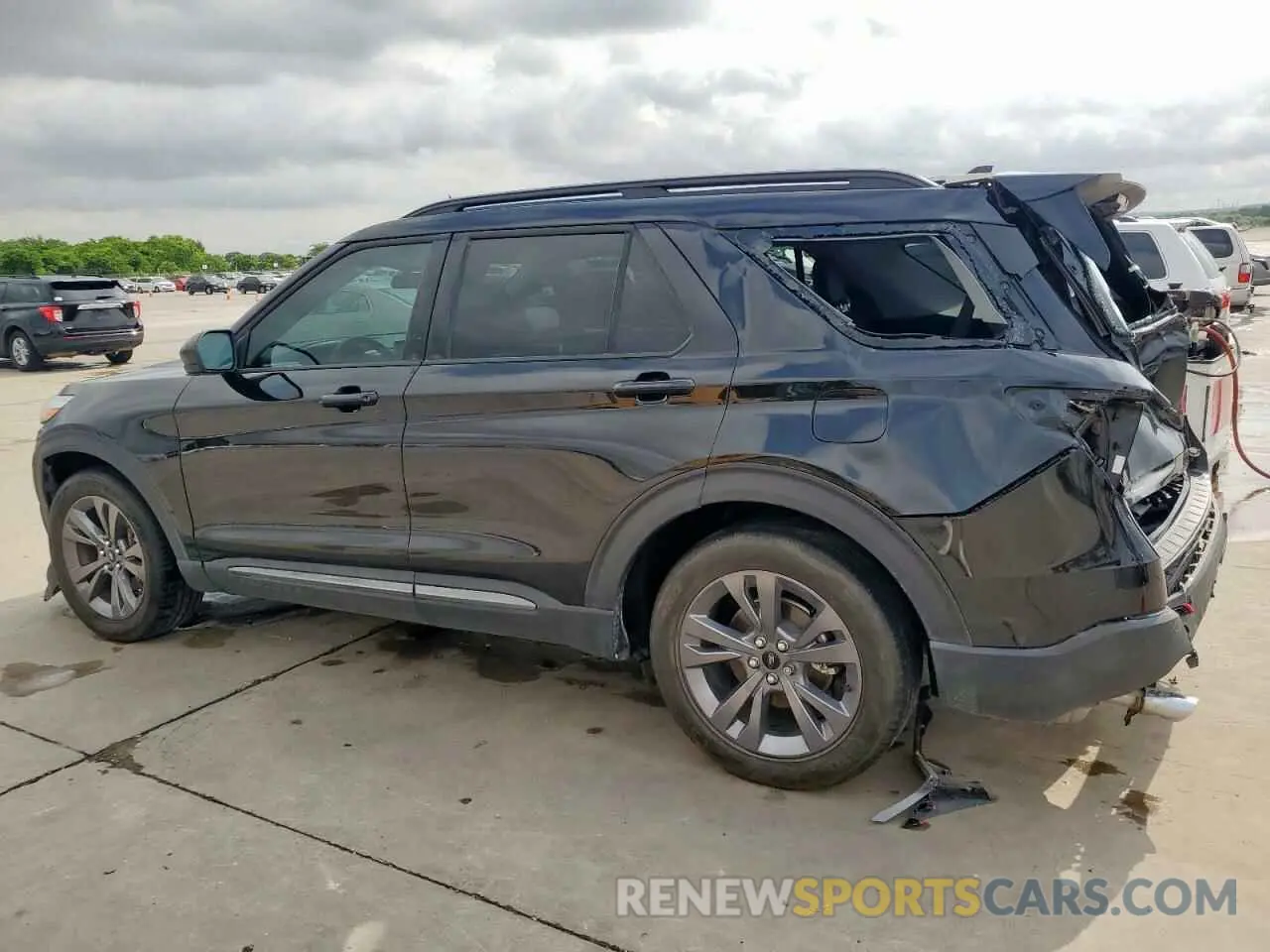 2 Photograph of a damaged car 1FMSK7DH0NGC47671 FORD EXPLORER 2022
