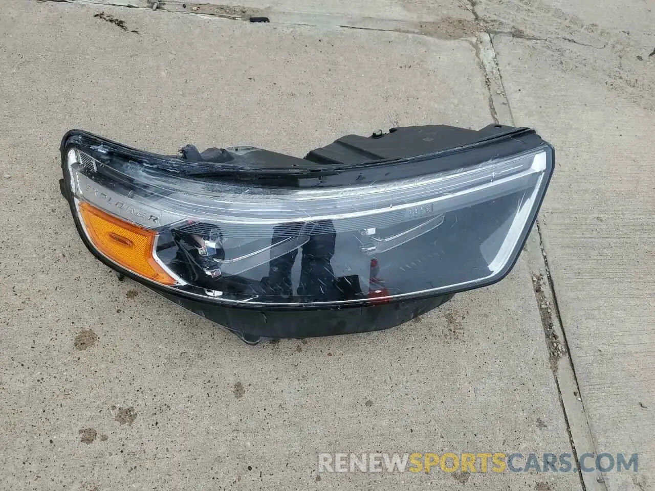 13 Photograph of a damaged car 1FMSK7DH3NGC42481 FORD EXPLORER 2022