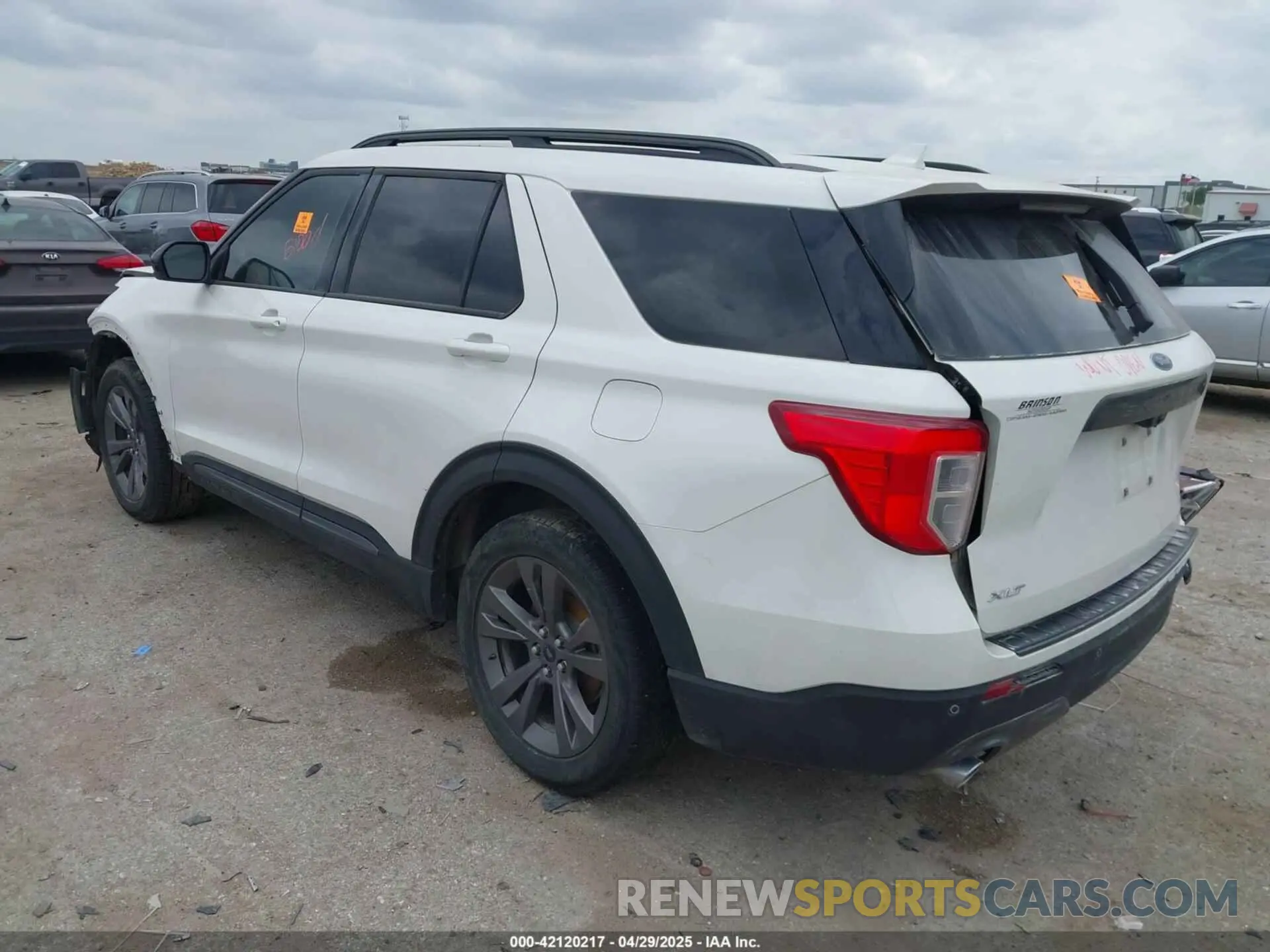 3 Фотография поврежденного автомобиля 1FMSK7DH5NGC47018 FORD EXPLORER 2022