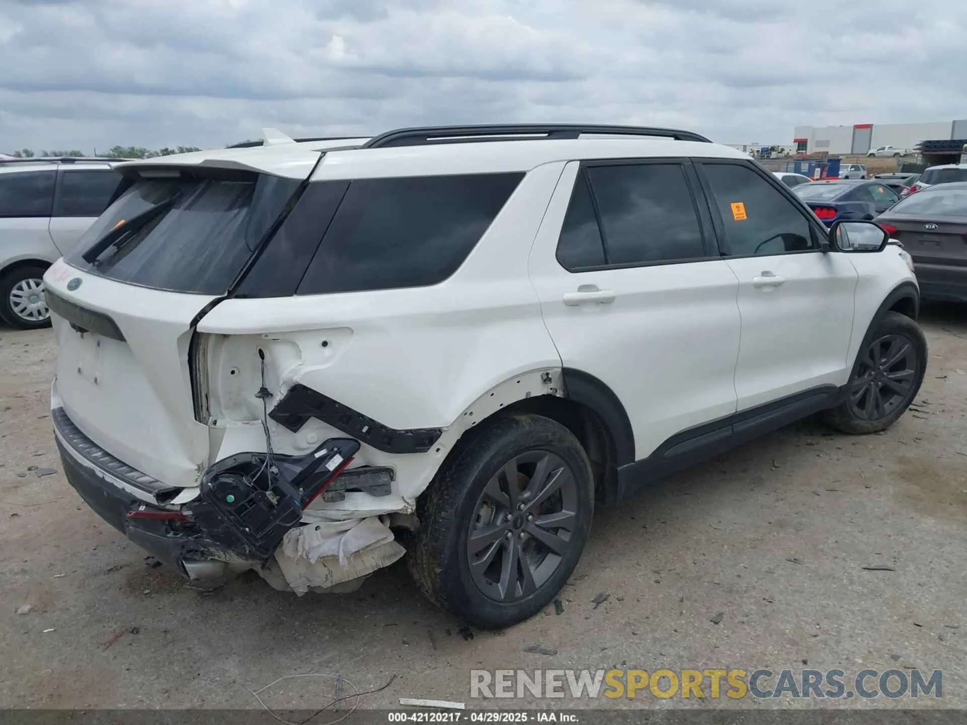 4 Фотография поврежденного автомобиля 1FMSK7DH5NGC47018 FORD EXPLORER 2022