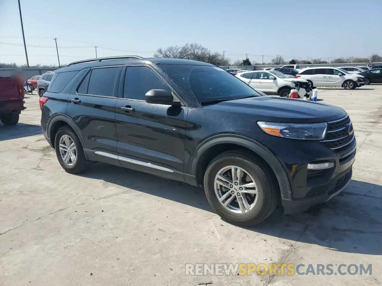 4 Photograph of a damaged car 1FMSK7DH6NGA39942 FORD EXPLORER 2022