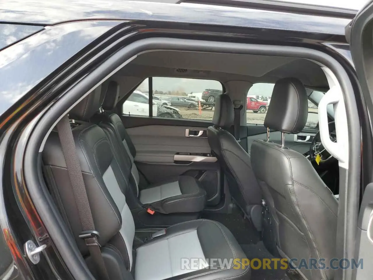 11 Photograph of a damaged car 1FMSK7DH7NGA87675 FORD EXPLORER 2022