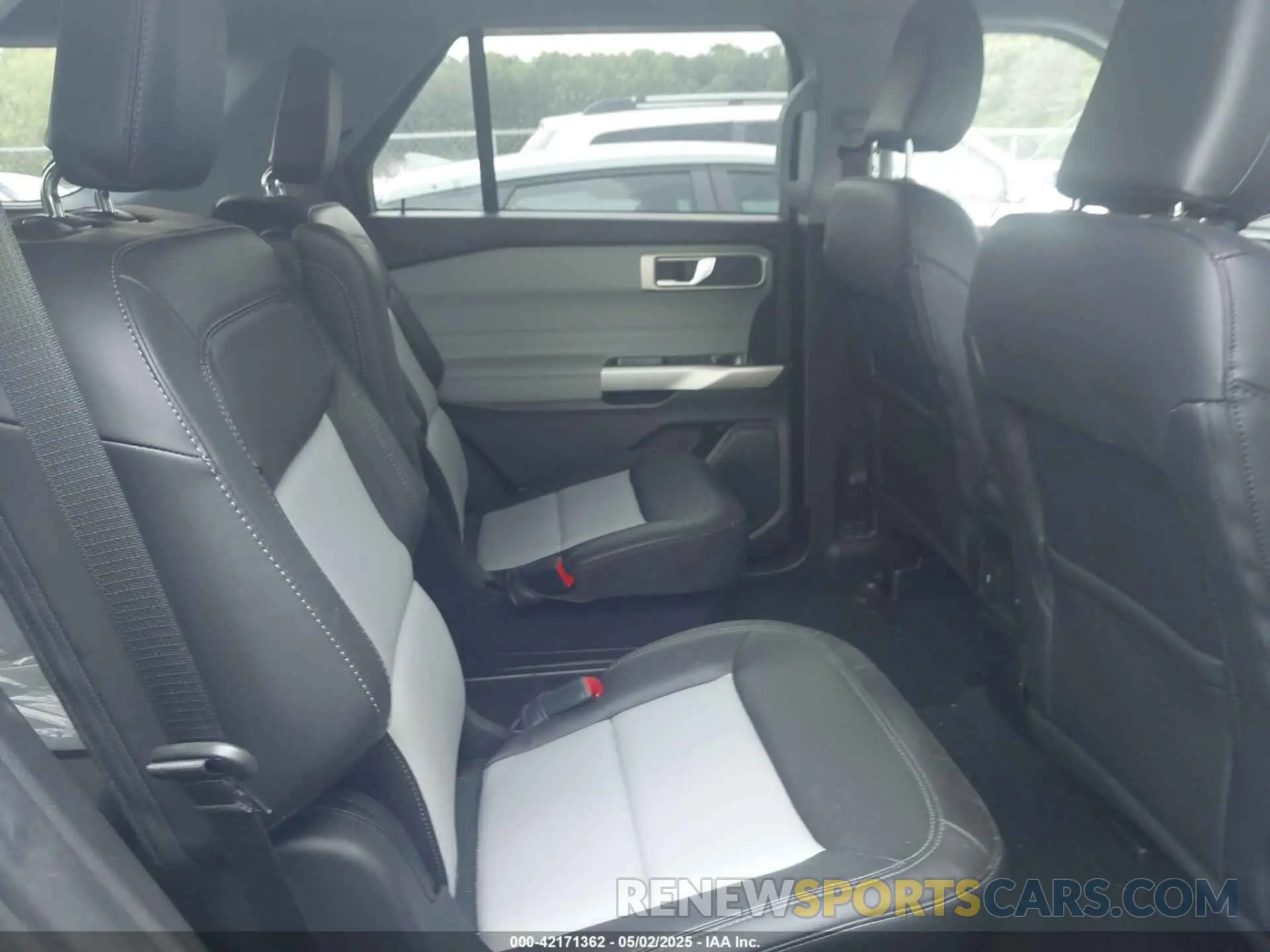8 Фотография поврежденного автомобиля 1FMSK7DH8NGB12227 FORD EXPLORER 2022