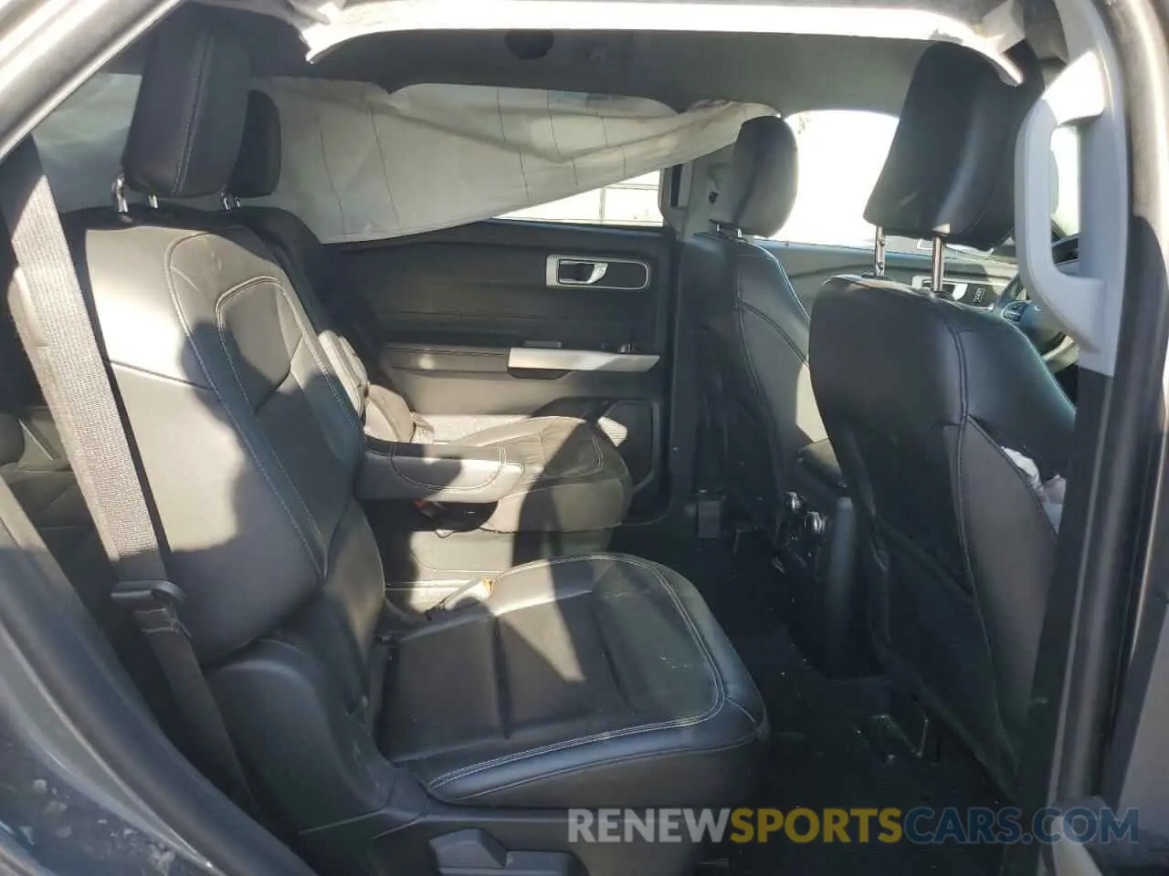 11 Photograph of a damaged car 1FMSK7DH9NGB24113 FORD EXPLORER 2022