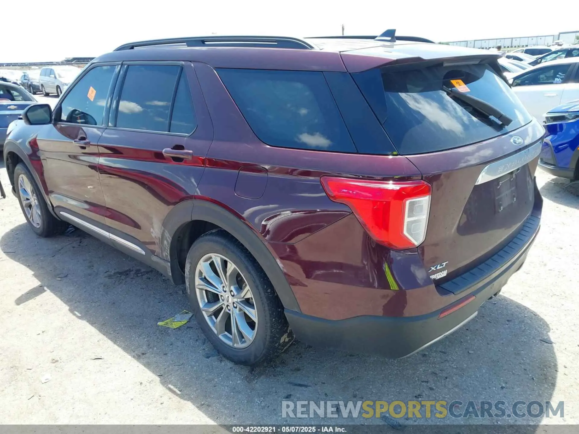 3 Фотография поврежденного автомобиля 1FMSK7DHXNGA33433 FORD EXPLORER 2022
