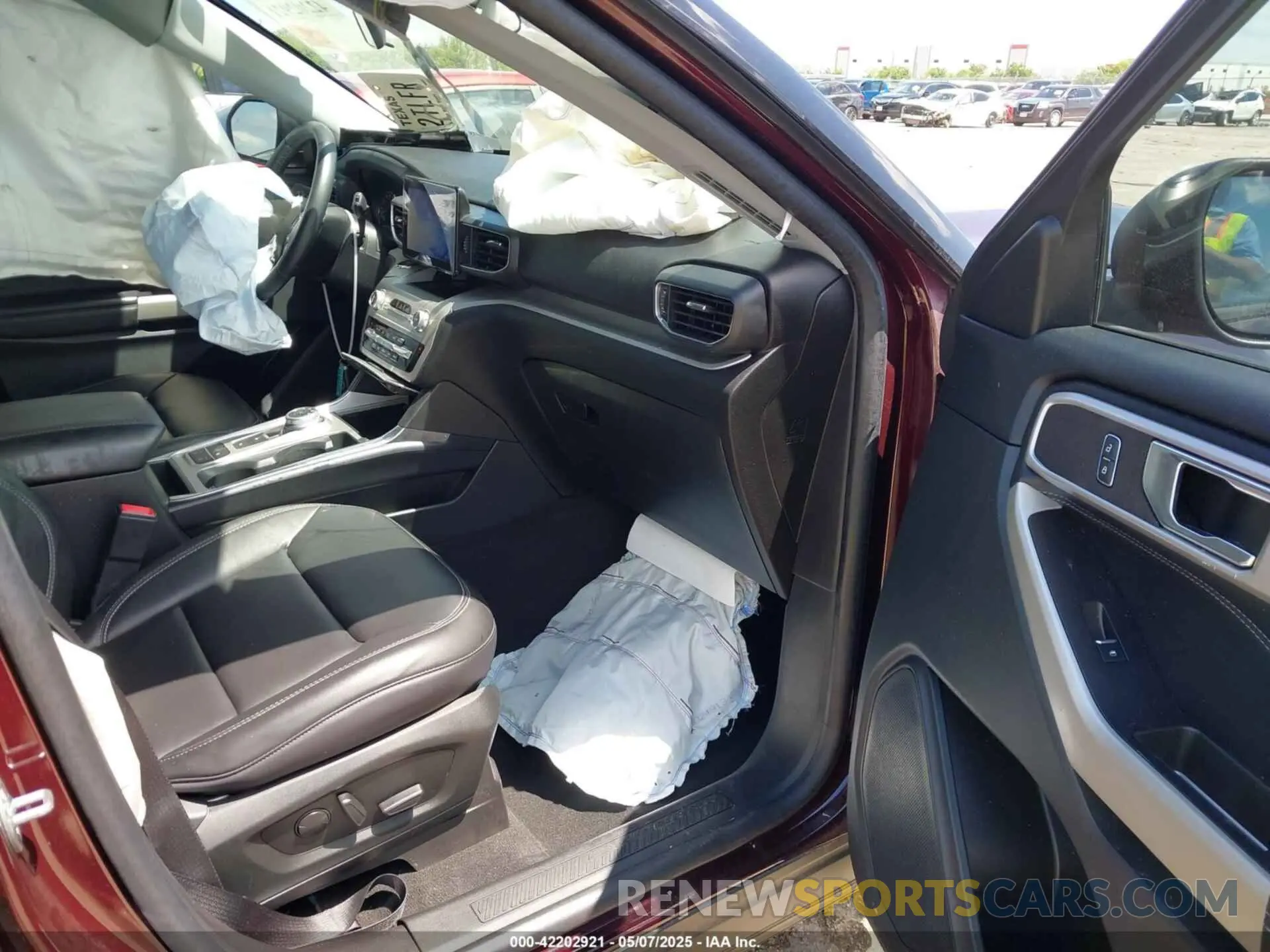 5 Фотография поврежденного автомобиля 1FMSK7DHXNGA33433 FORD EXPLORER 2022