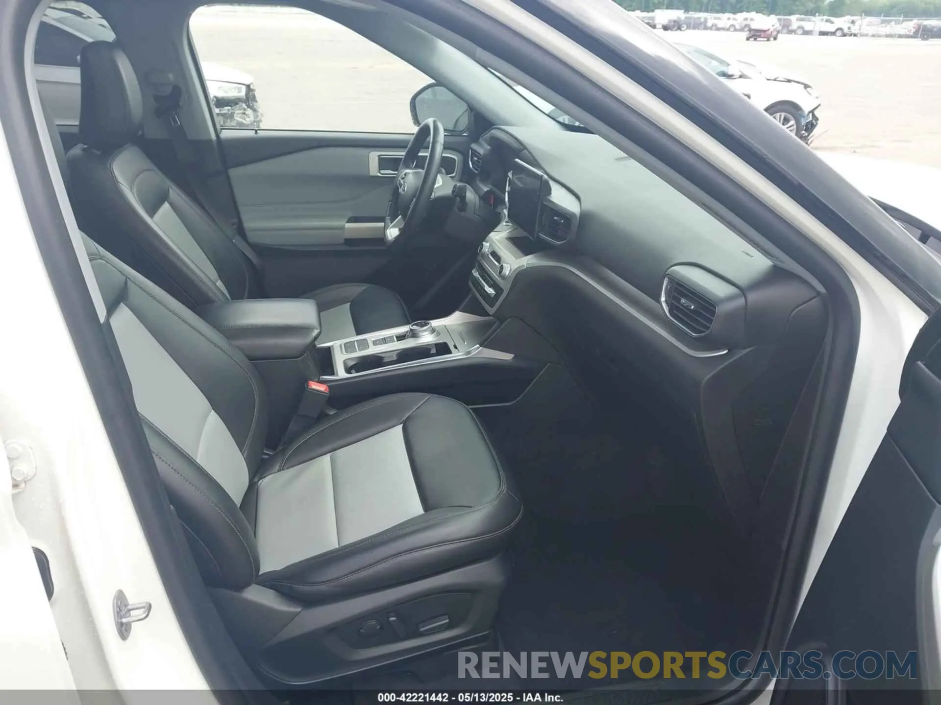 5 Фотография поврежденного автомобиля 1FMSK7DHXNGB35329 FORD EXPLORER 2022