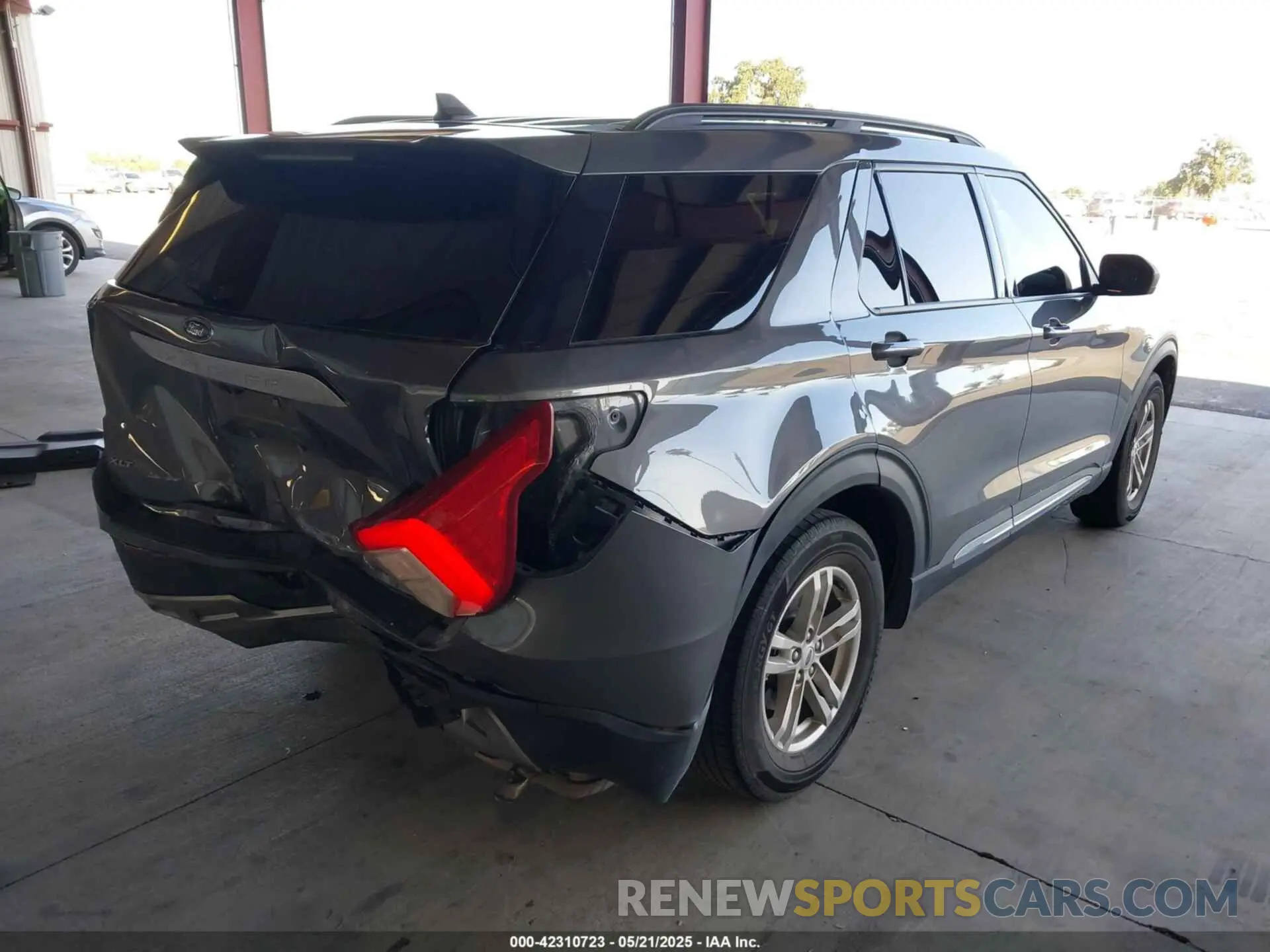 4 Photograph of a damaged car 1FMSK7DHXNGB36514 FORD EXPLORER 2022