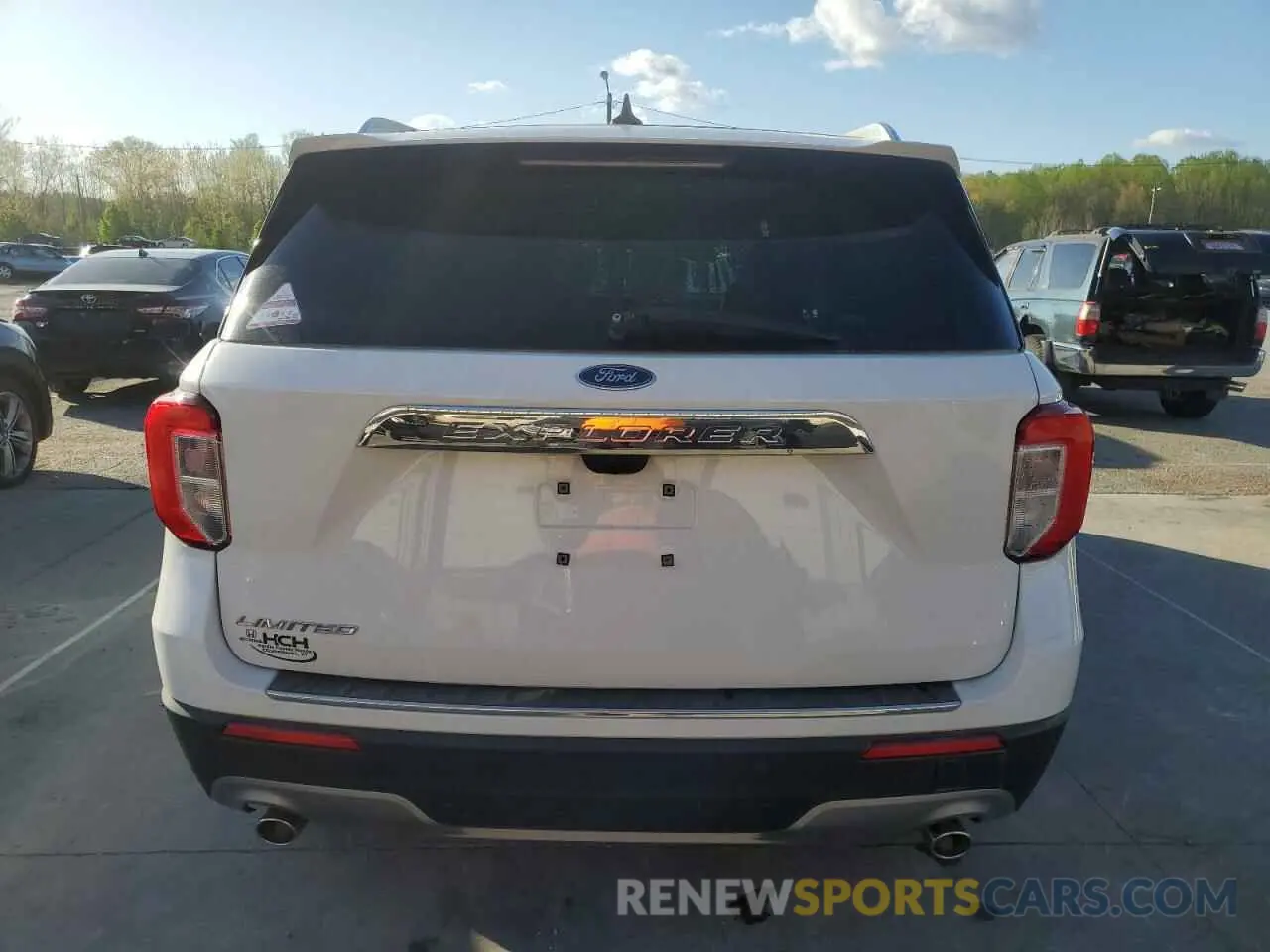 6 Photograph of a damaged car 1FMSK7FH2NGA56590 FORD EXPLORER 2022