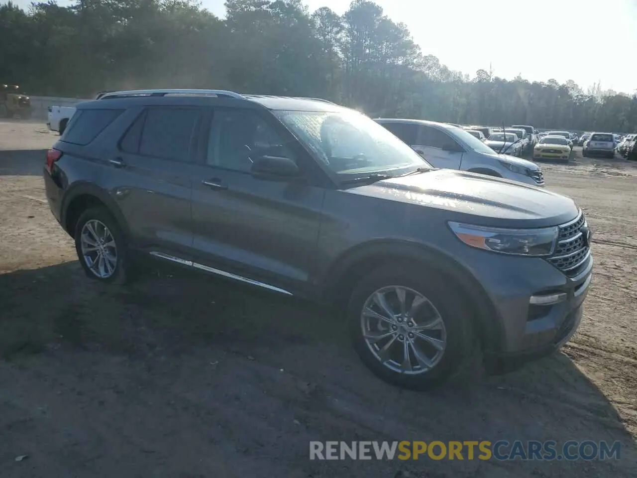 4 Photograph of a damaged car 1FMSK7FH5NGA55644 FORD EXPLORER 2022