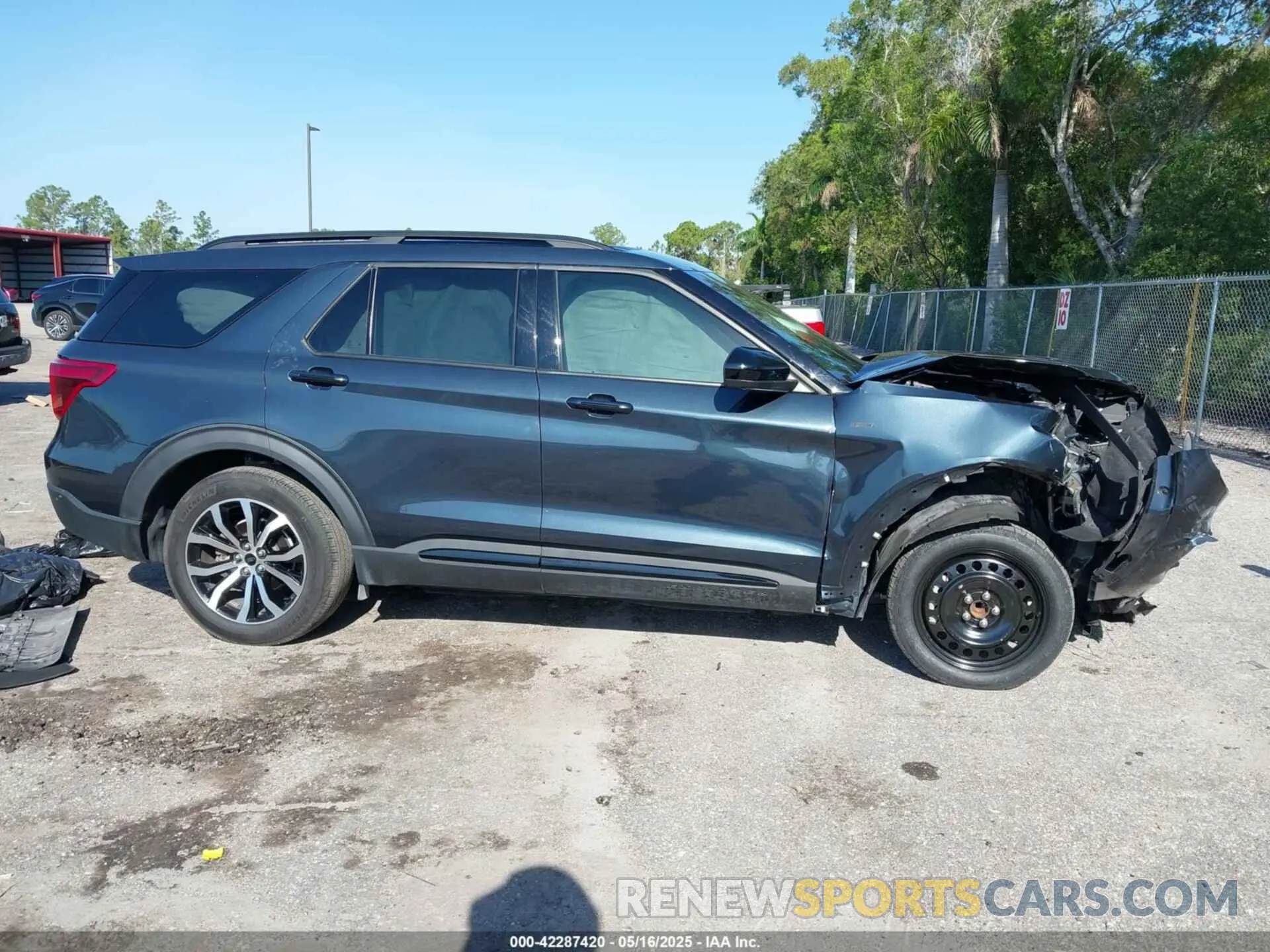 14 Photograph of a damaged car 1FMSK7KH9NGB68860 FORD EXPLORER 2022