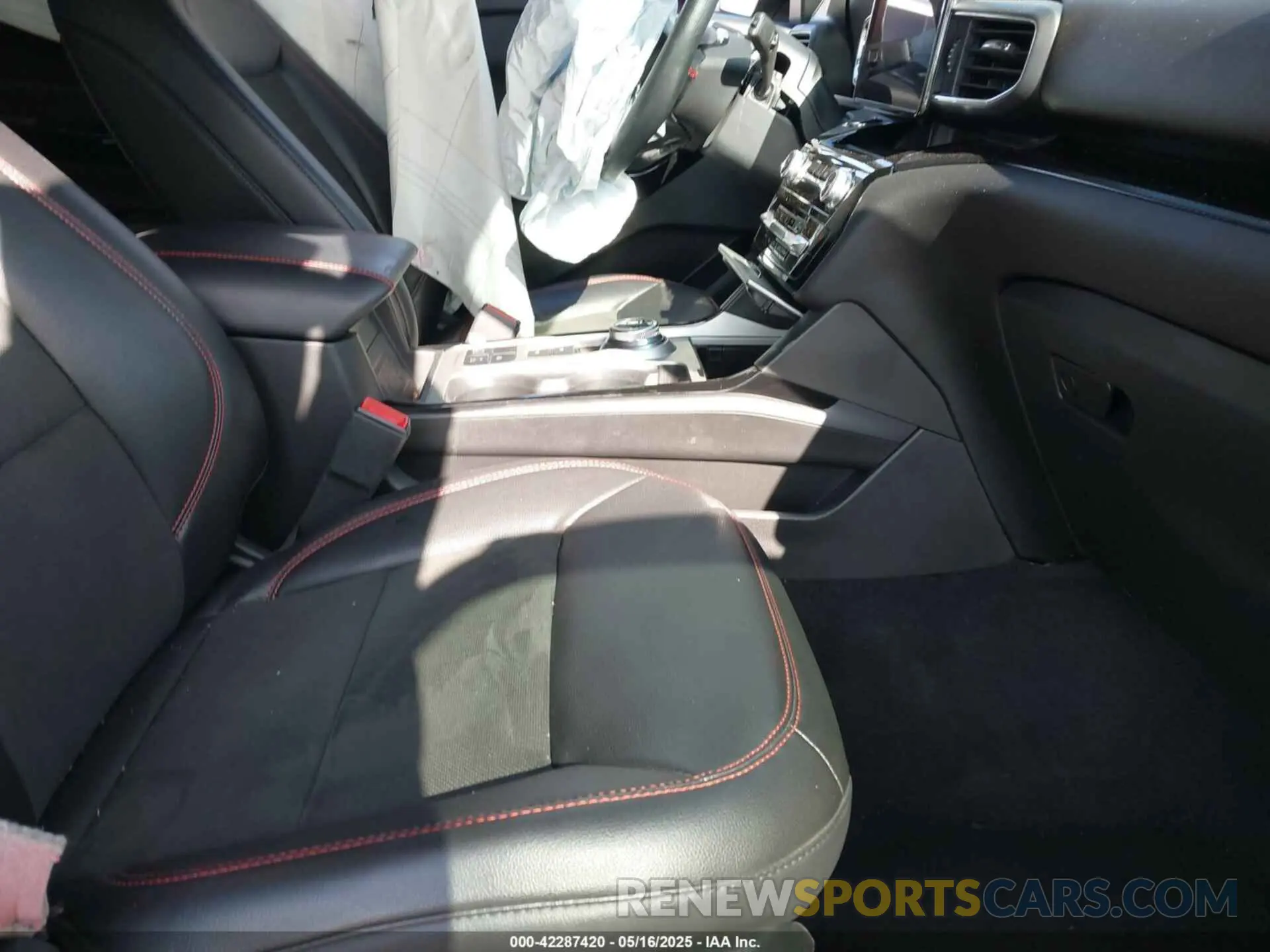 5 Photograph of a damaged car 1FMSK7KH9NGB68860 FORD EXPLORER 2022