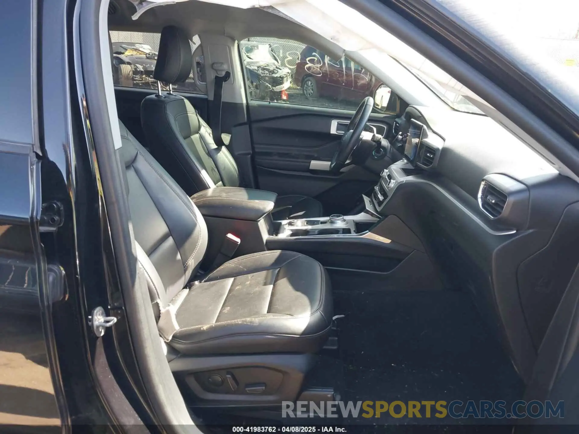 5 Photograph of a damaged car 1FMSK8DH0NGA96191 FORD EXPLORER 2022