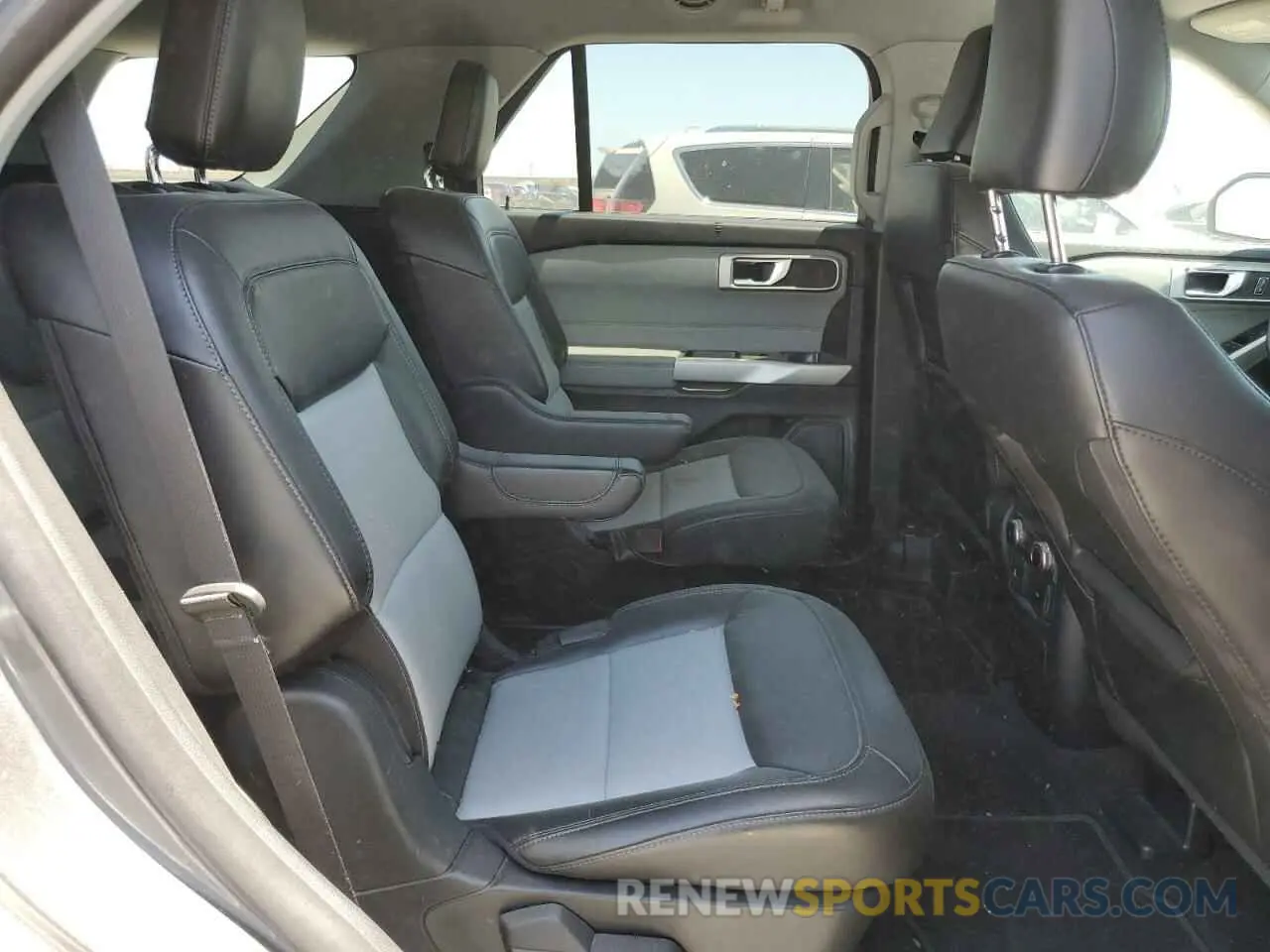 10 Photograph of a damaged car 1FMSK8DH1NGB36469 FORD EXPLORER 2022