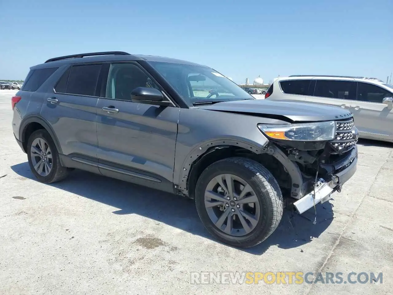 4 Photograph of a damaged car 1FMSK8DH1NGB36469 FORD EXPLORER 2022