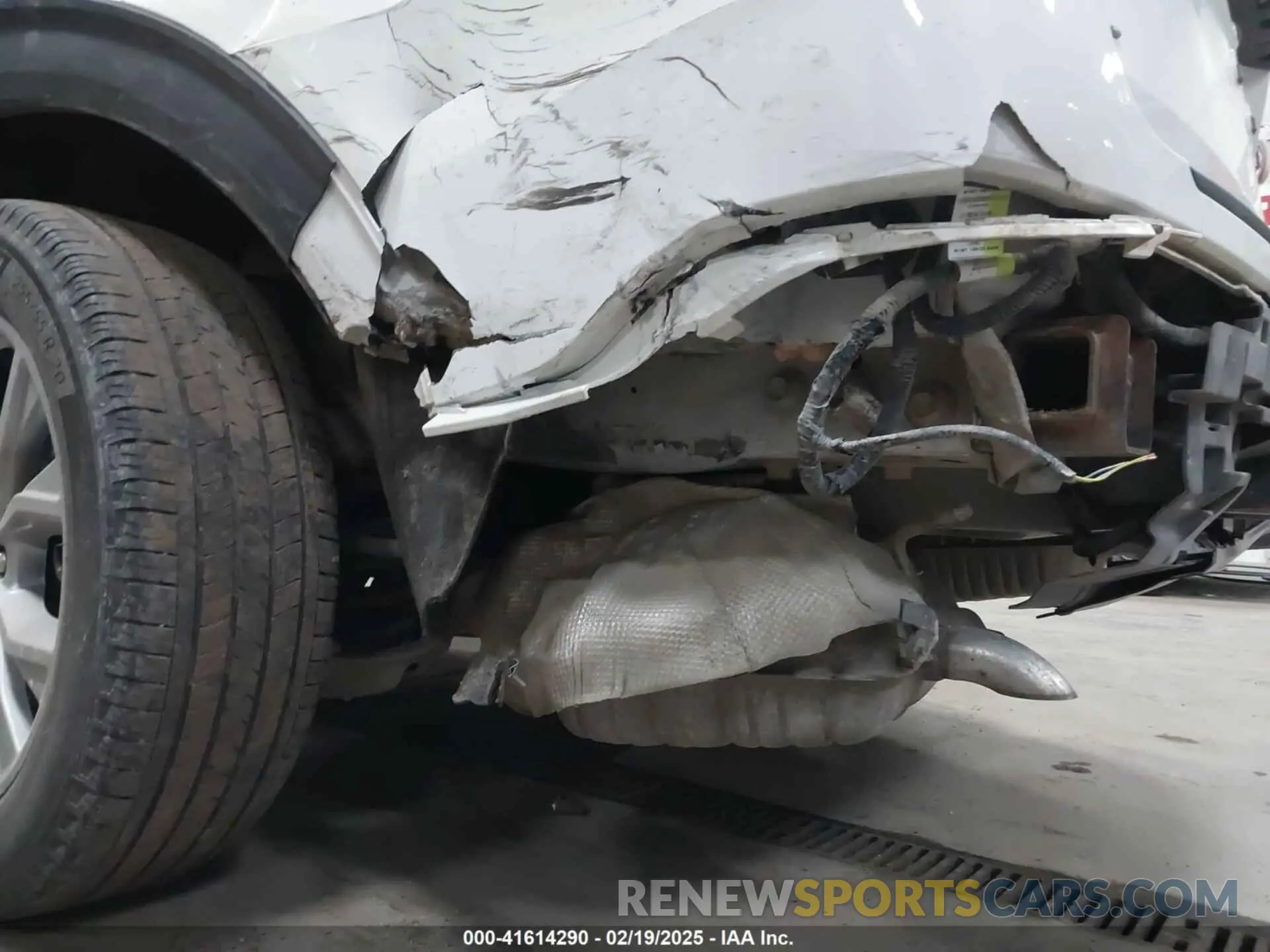 18 Photograph of a damaged car 1FMSK8DH2NGA29432 FORD EXPLORER 2022