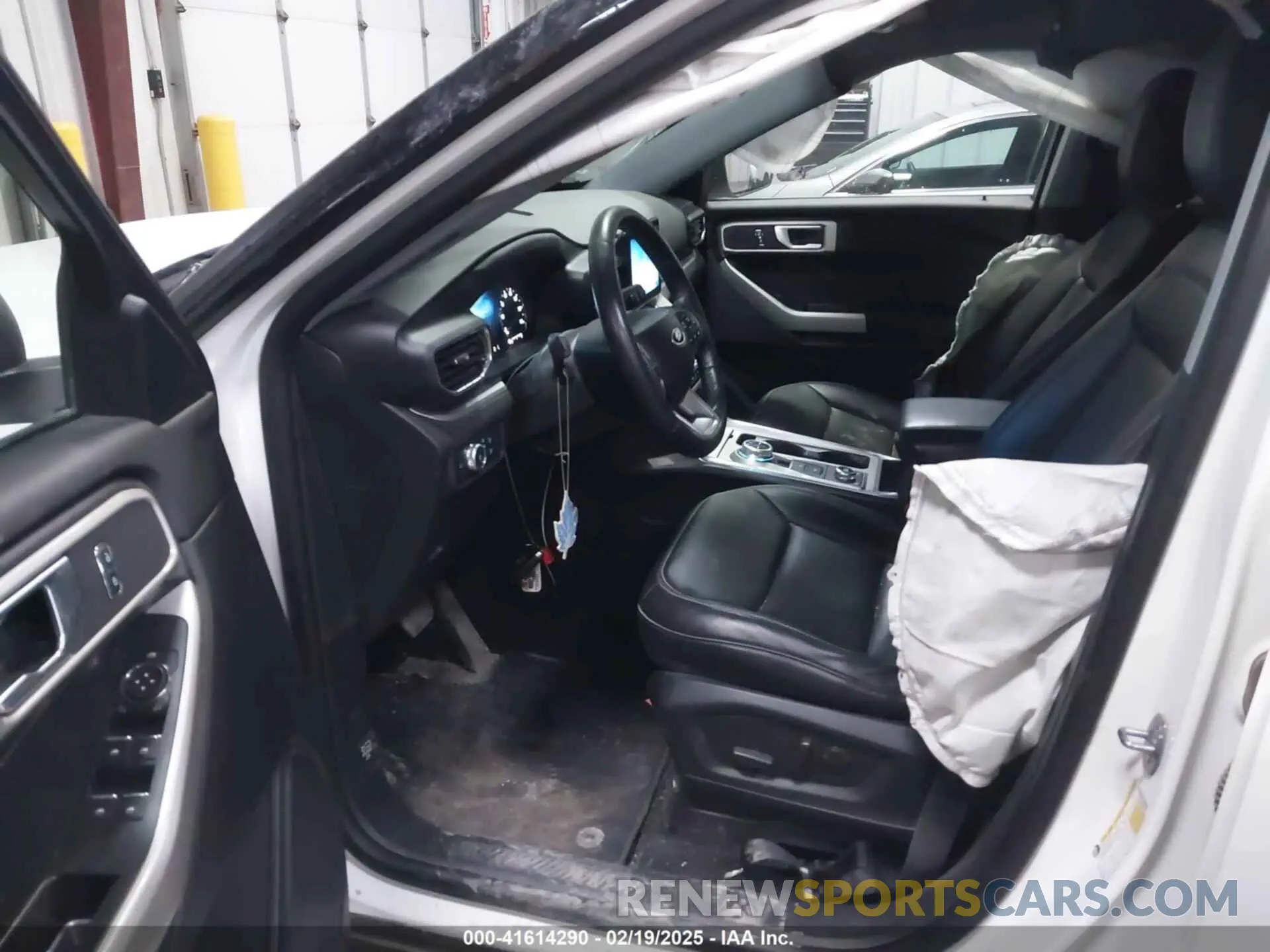 5 Photograph of a damaged car 1FMSK8DH2NGA29432 FORD EXPLORER 2022