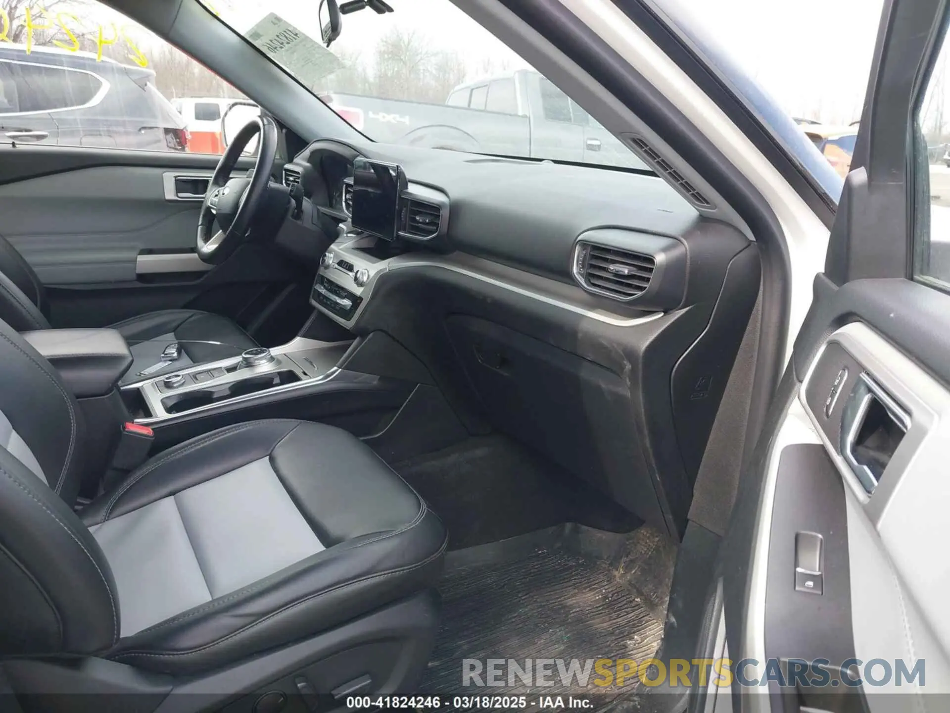 5 Photograph of a damaged car 1FMSK8DH3NGA71656 FORD EXPLORER 2022