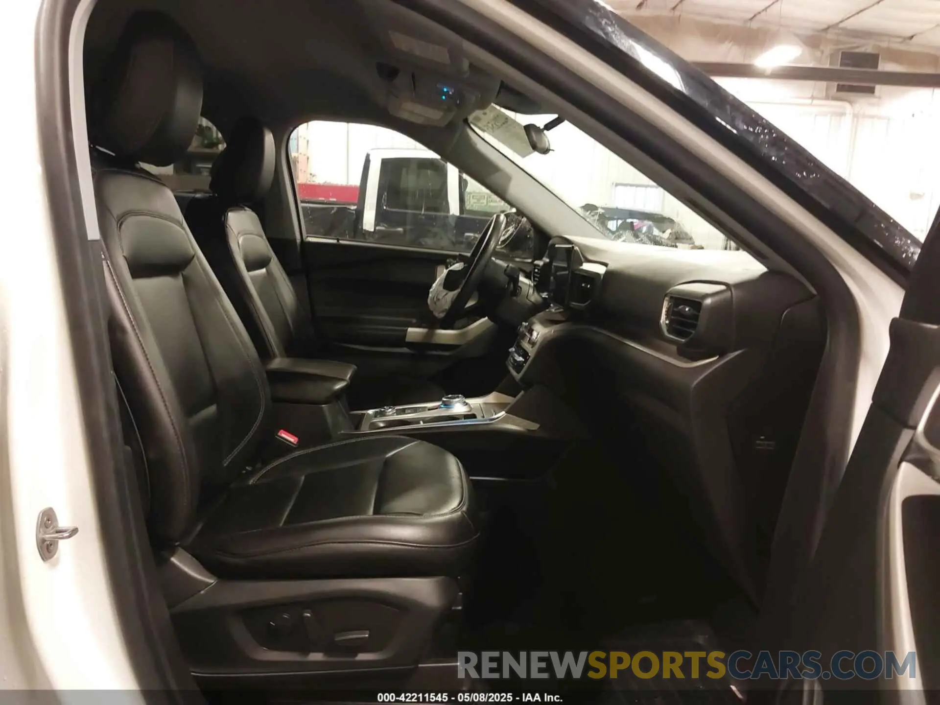 5 Фотография поврежденного автомобиля 1FMSK8DH4NGB05636 FORD EXPLORER 2022
