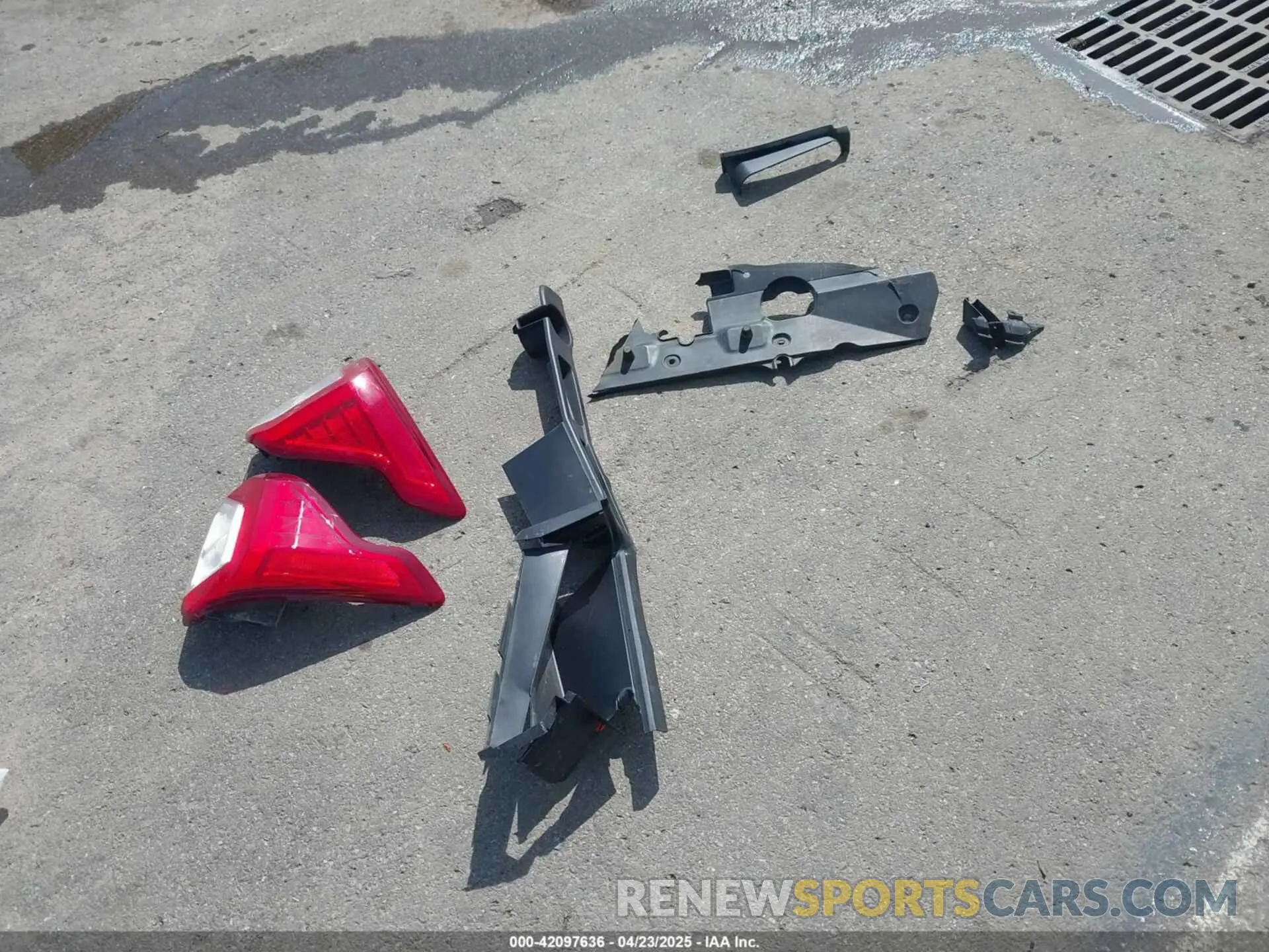 12 Photograph of a damaged car 1FMSK8DH4NGB96648 FORD EXPLORER 2022