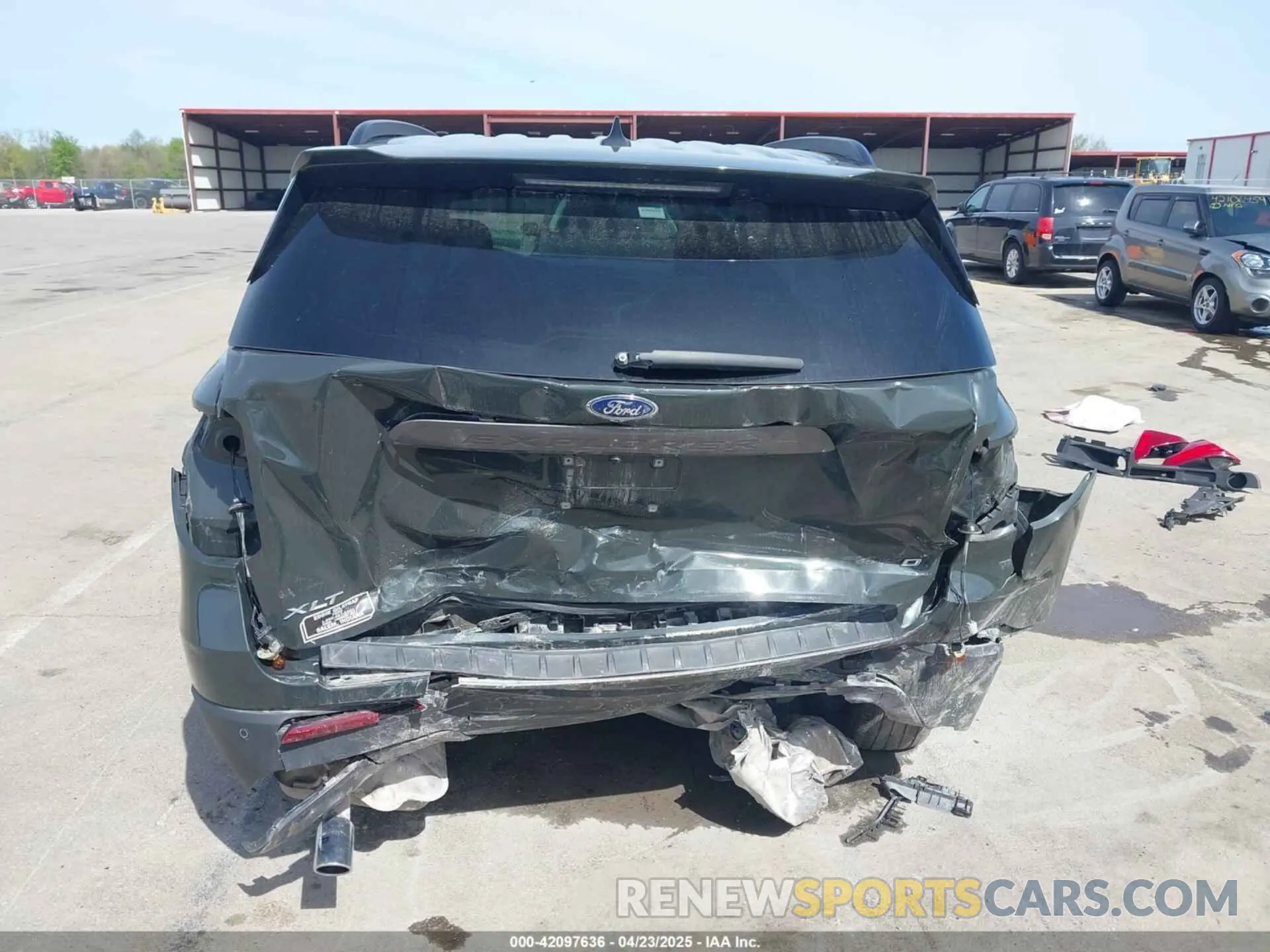 17 Photograph of a damaged car 1FMSK8DH4NGB96648 FORD EXPLORER 2022