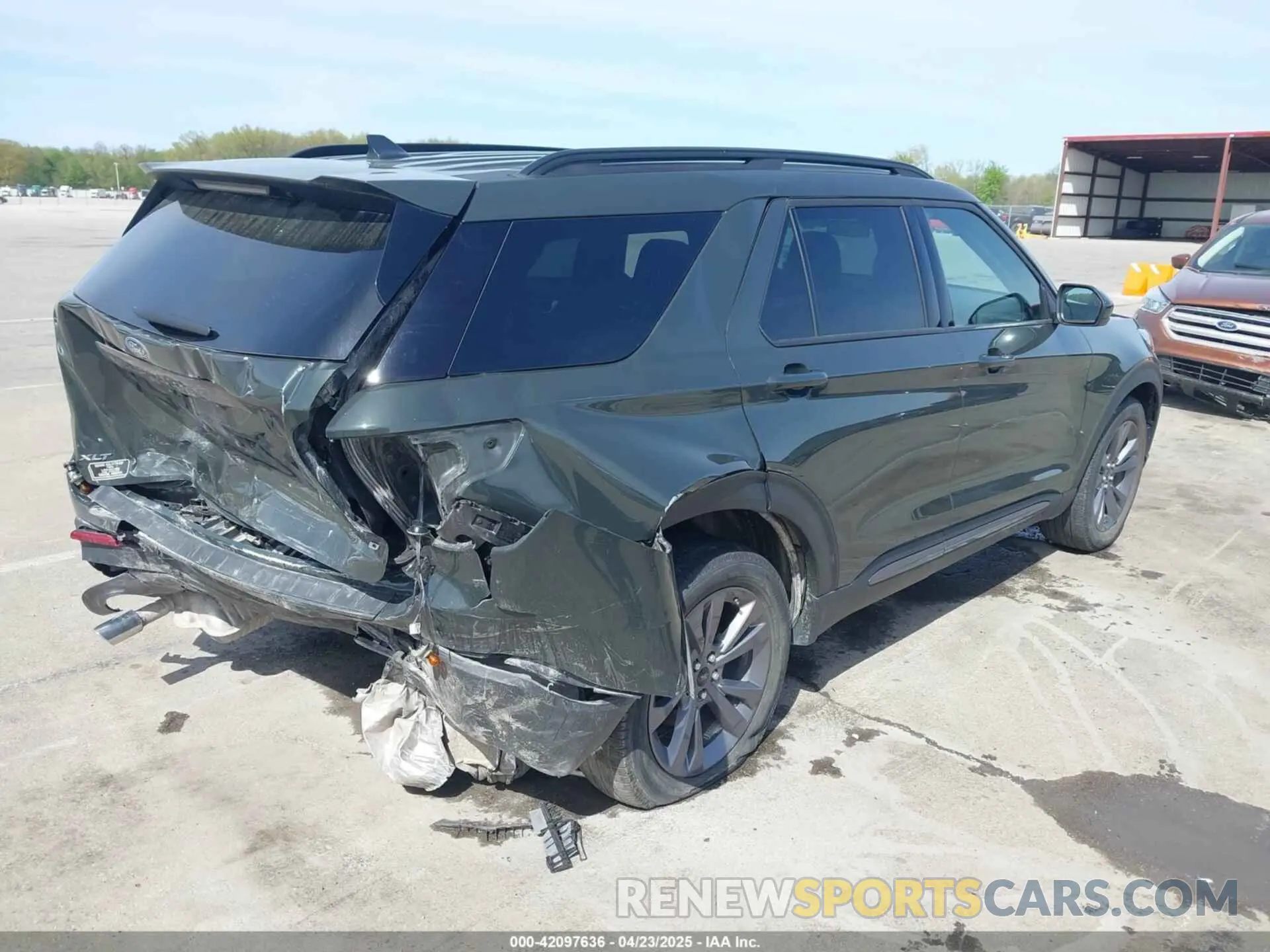 4 Photograph of a damaged car 1FMSK8DH4NGB96648 FORD EXPLORER 2022