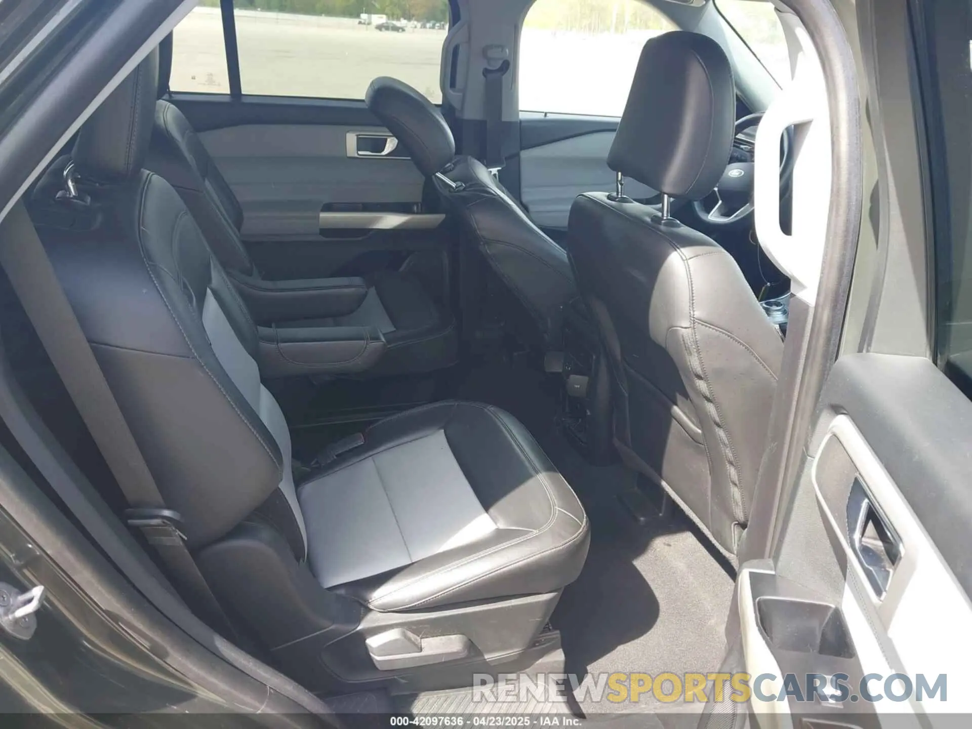8 Photograph of a damaged car 1FMSK8DH4NGB96648 FORD EXPLORER 2022