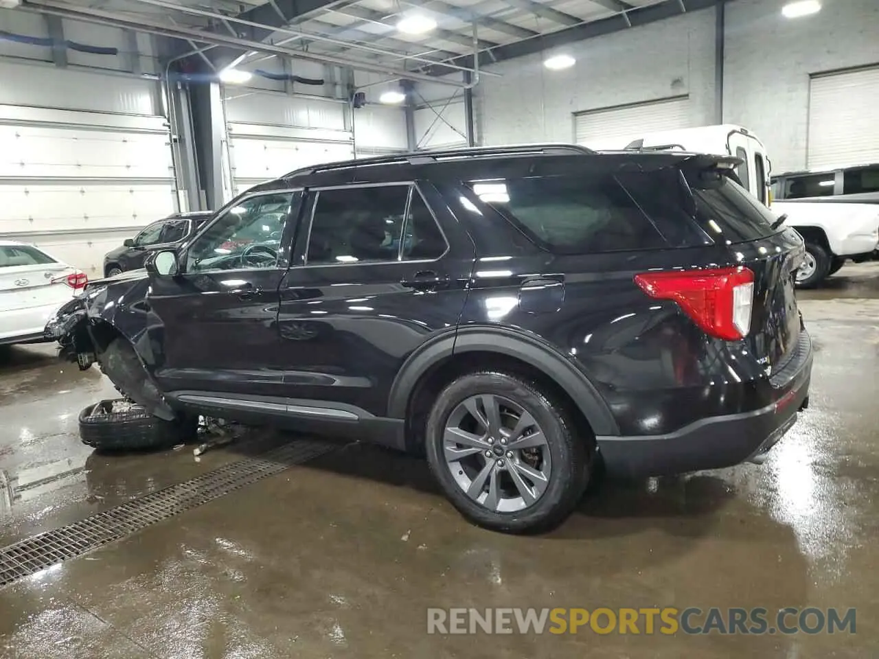 2 Photograph of a damaged car 1FMSK8DH5NGA66247 FORD EXPLORER 2022